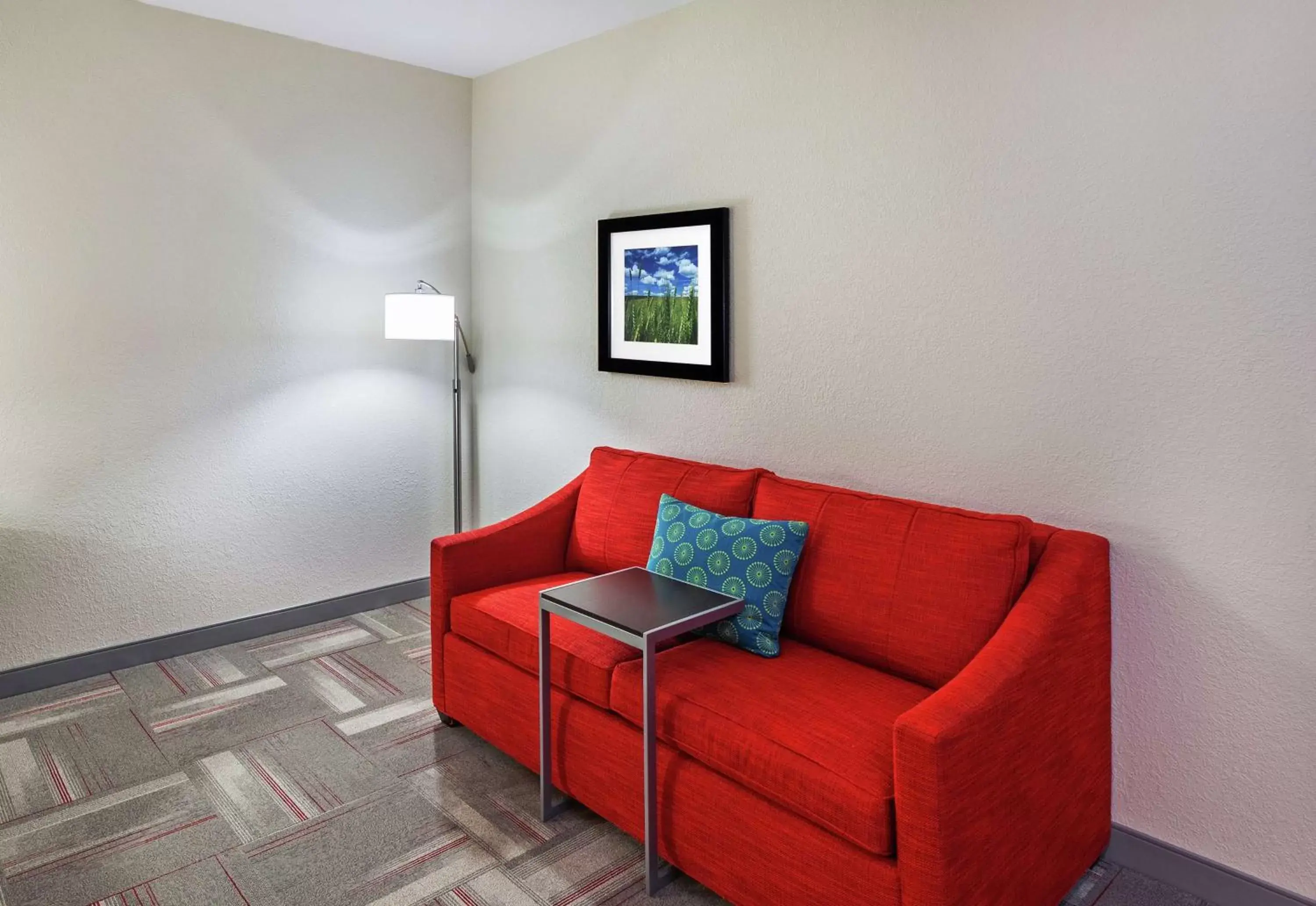 Living room, Seating Area in Hampton Inn & Suites Claremore