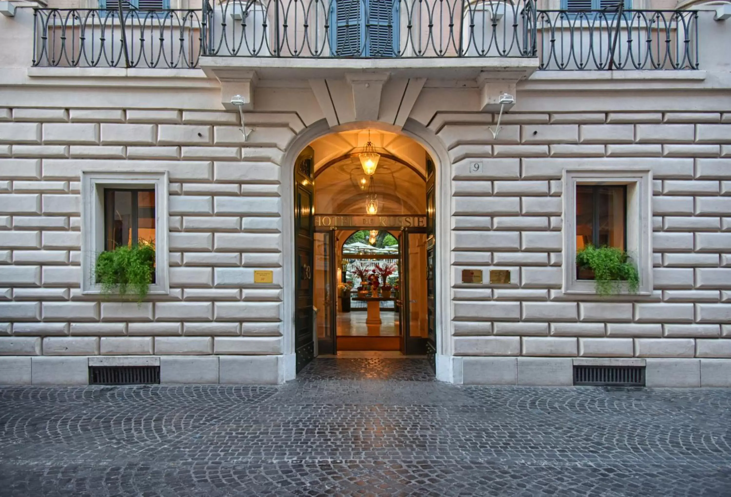 Facade/entrance in Rocco Forte Hotel de Russie