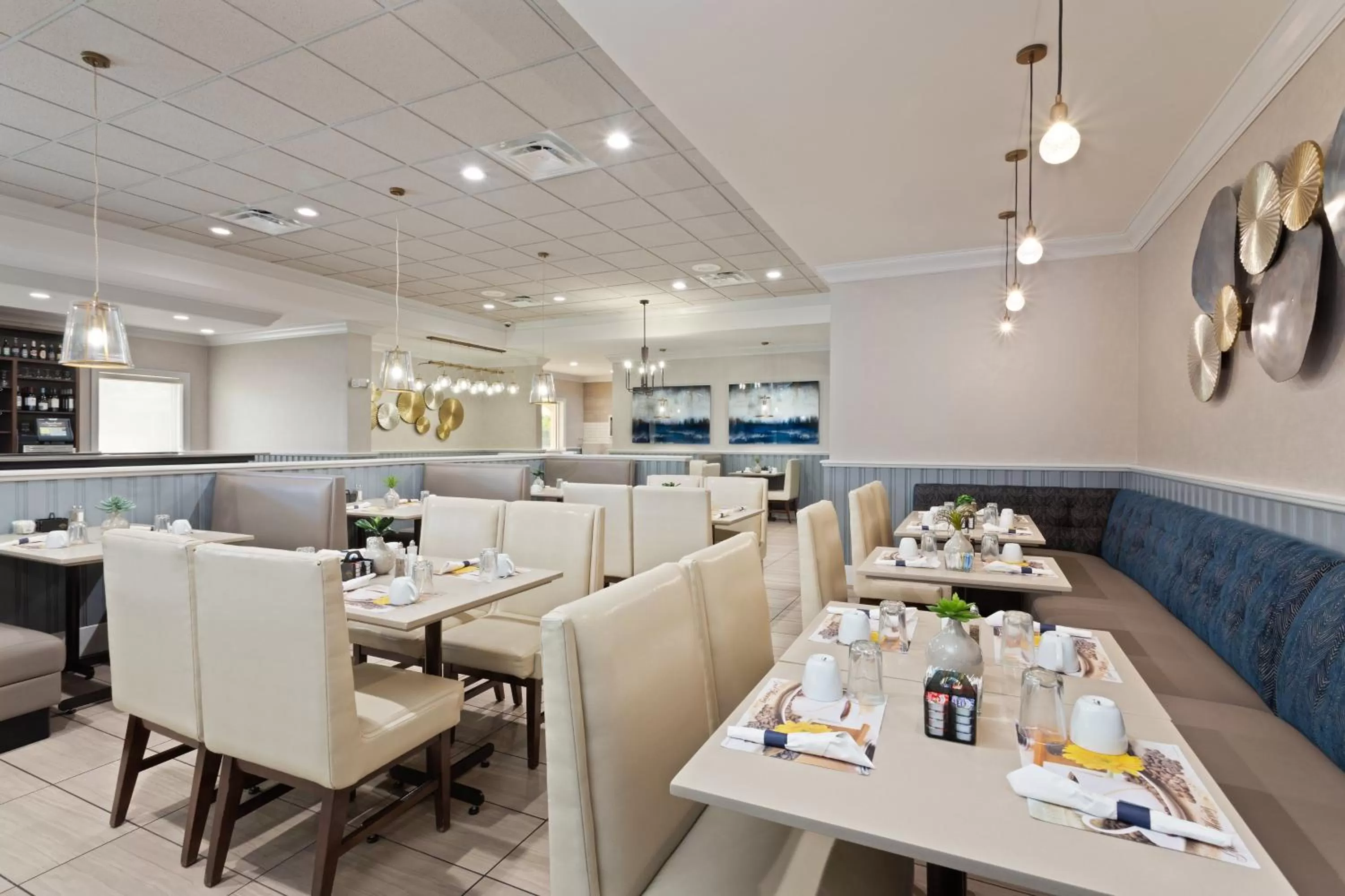 Breakfast in Holiday Inn Valdosta Conference Center by IHG