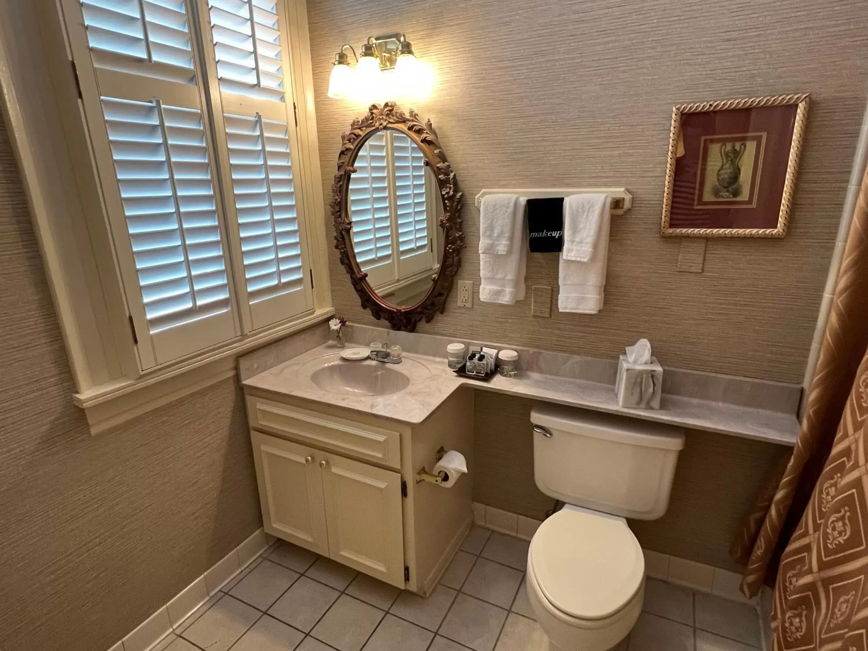 Bathroom in 1842 Inn