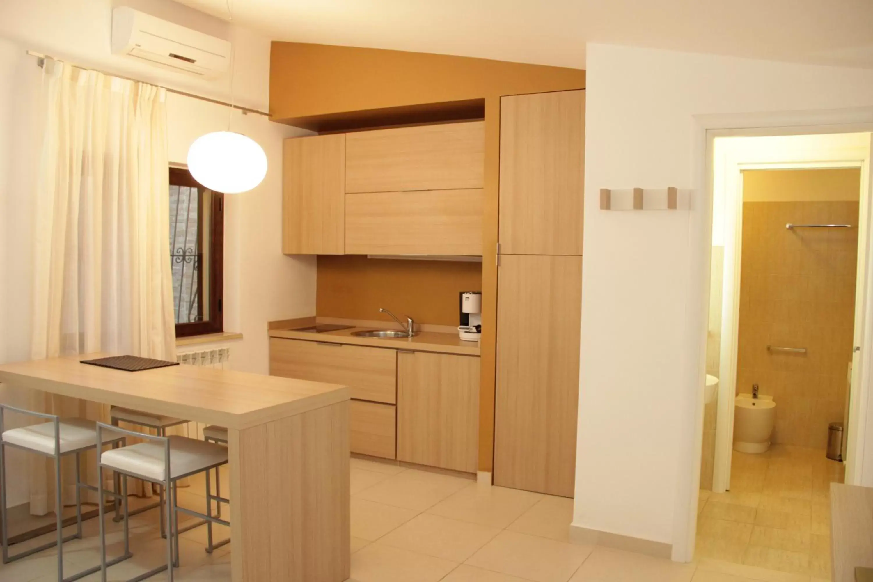 Bathroom, Kitchen/Kitchenette in San Michele Apartments&Rooms