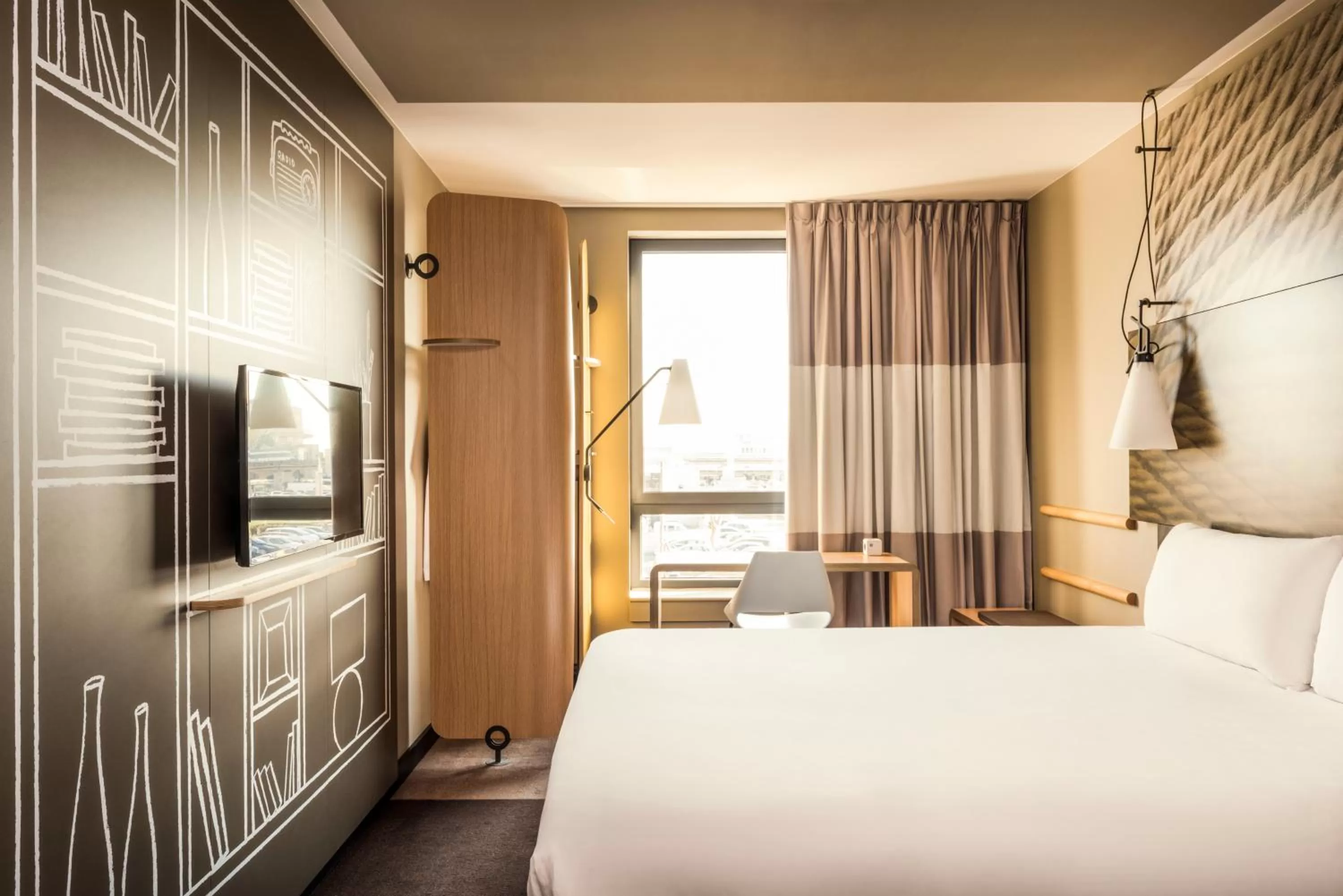 Bed in ibis Paris Coeur d'Orly Airport