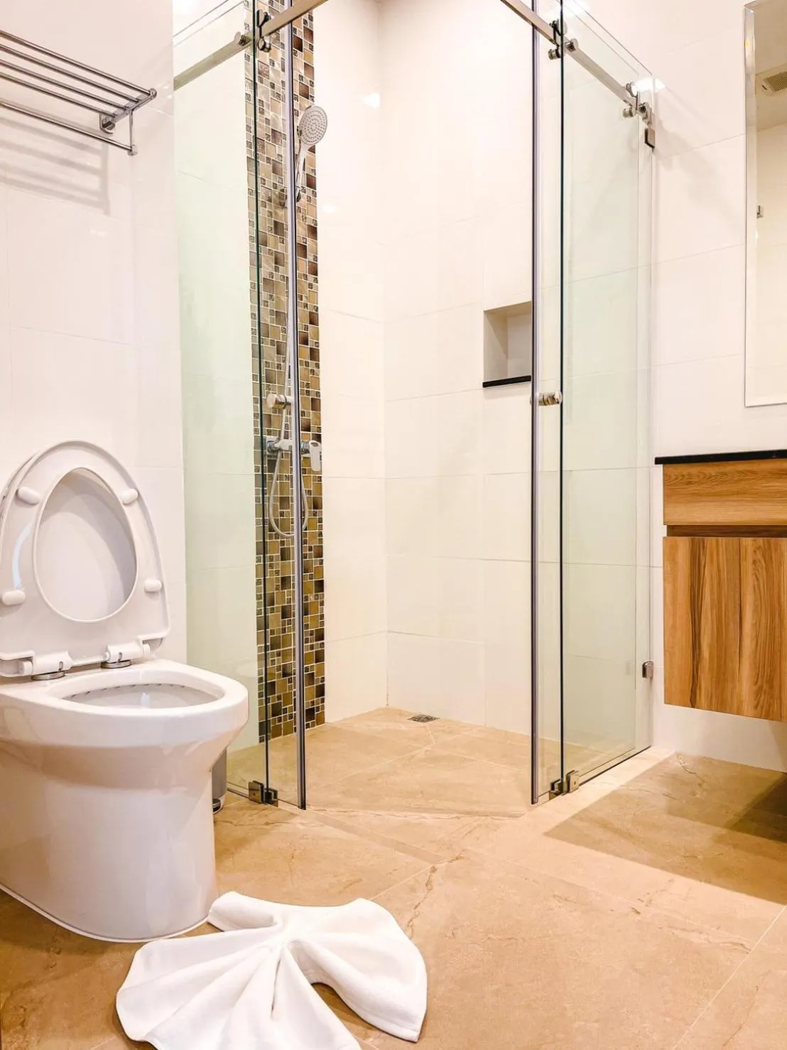 Toilet in Sukruethai Hotel Chiang Mai - โรงแรมสุขฤทัย เชียงใหม่