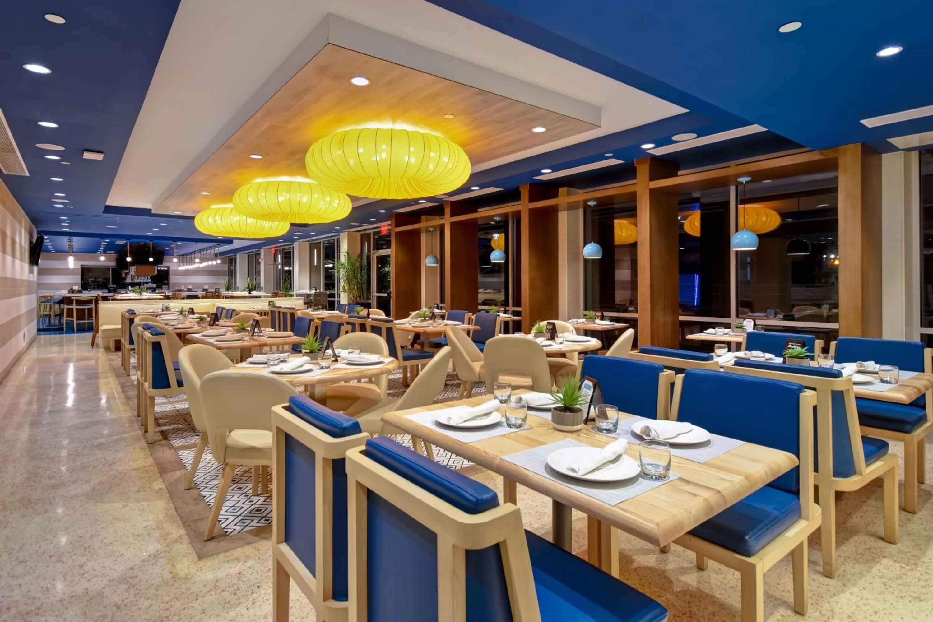 Breakfast in DoubleTree by Hilton Oceanfront Virginia Beach