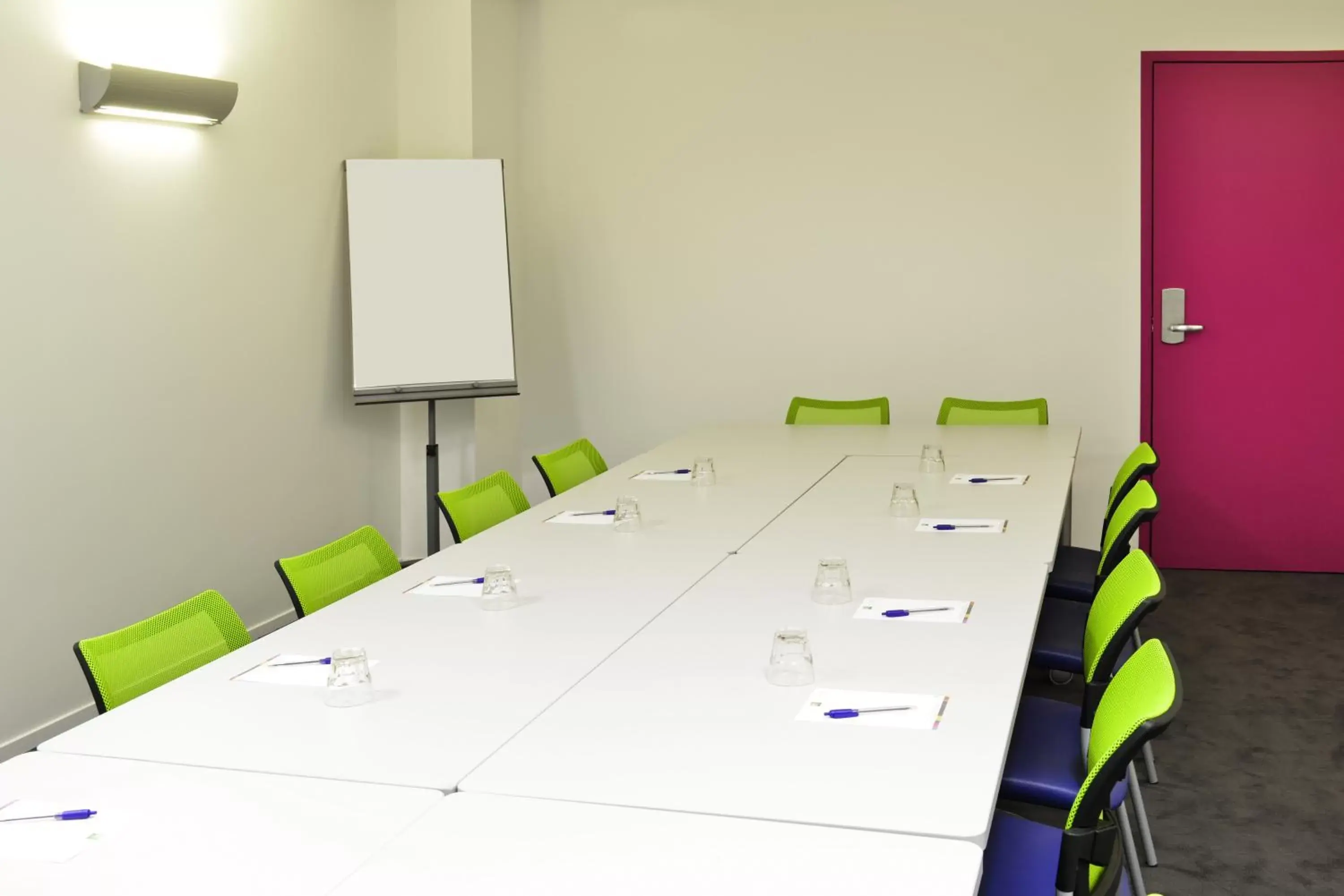 Business facilities in ibis Styles Montelimar Centre