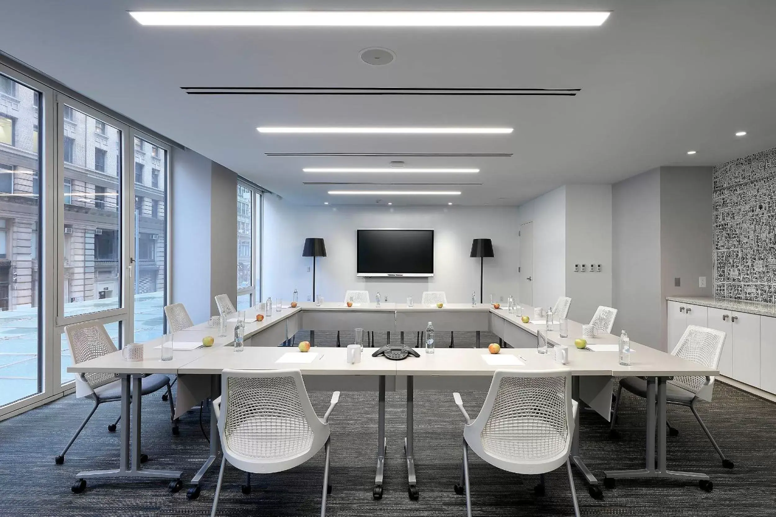Meeting/conference room in INNSiDE by Meliá New York Nomad