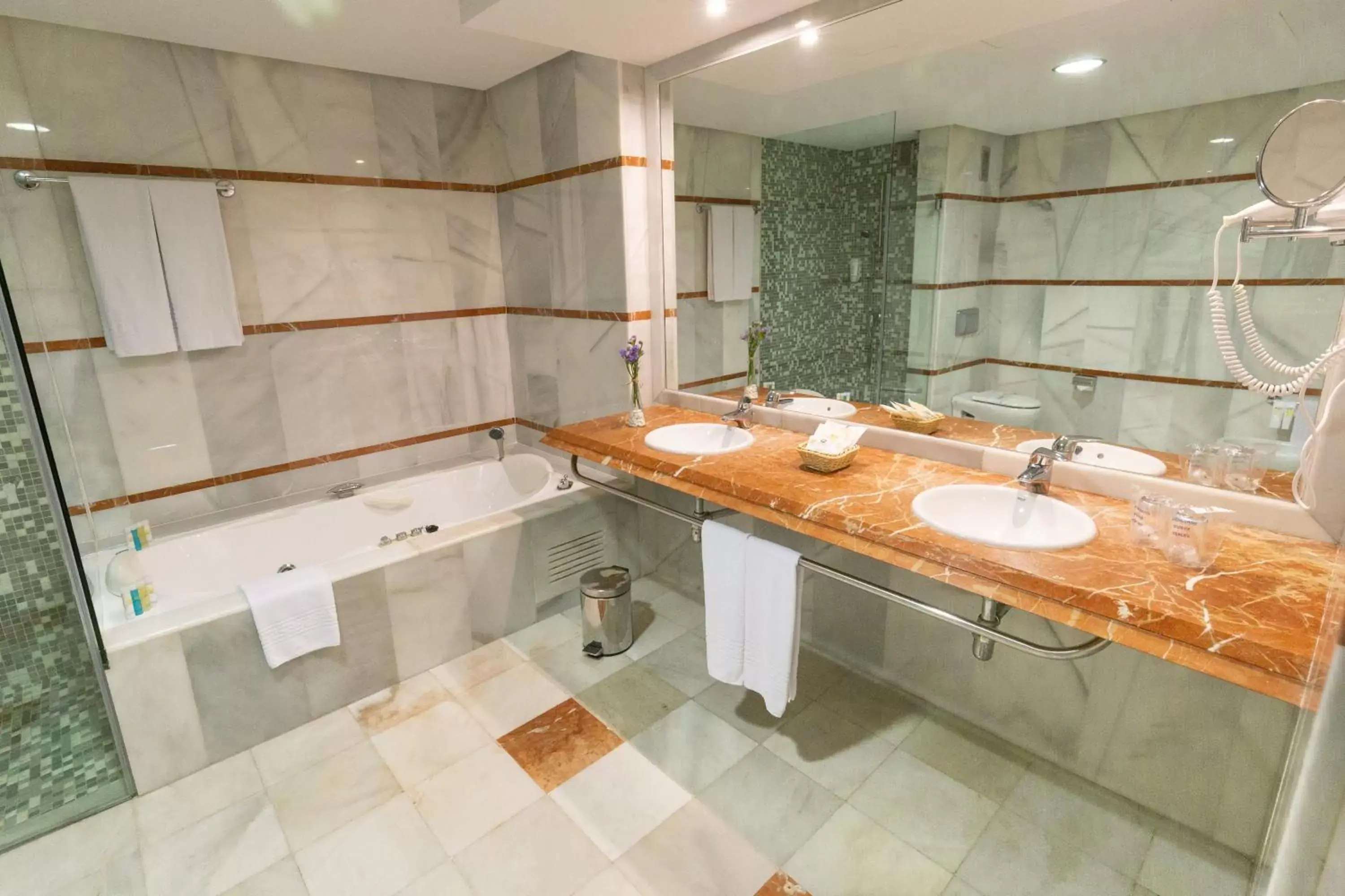 Bathroom in R2 Hotel Pajara Beach
