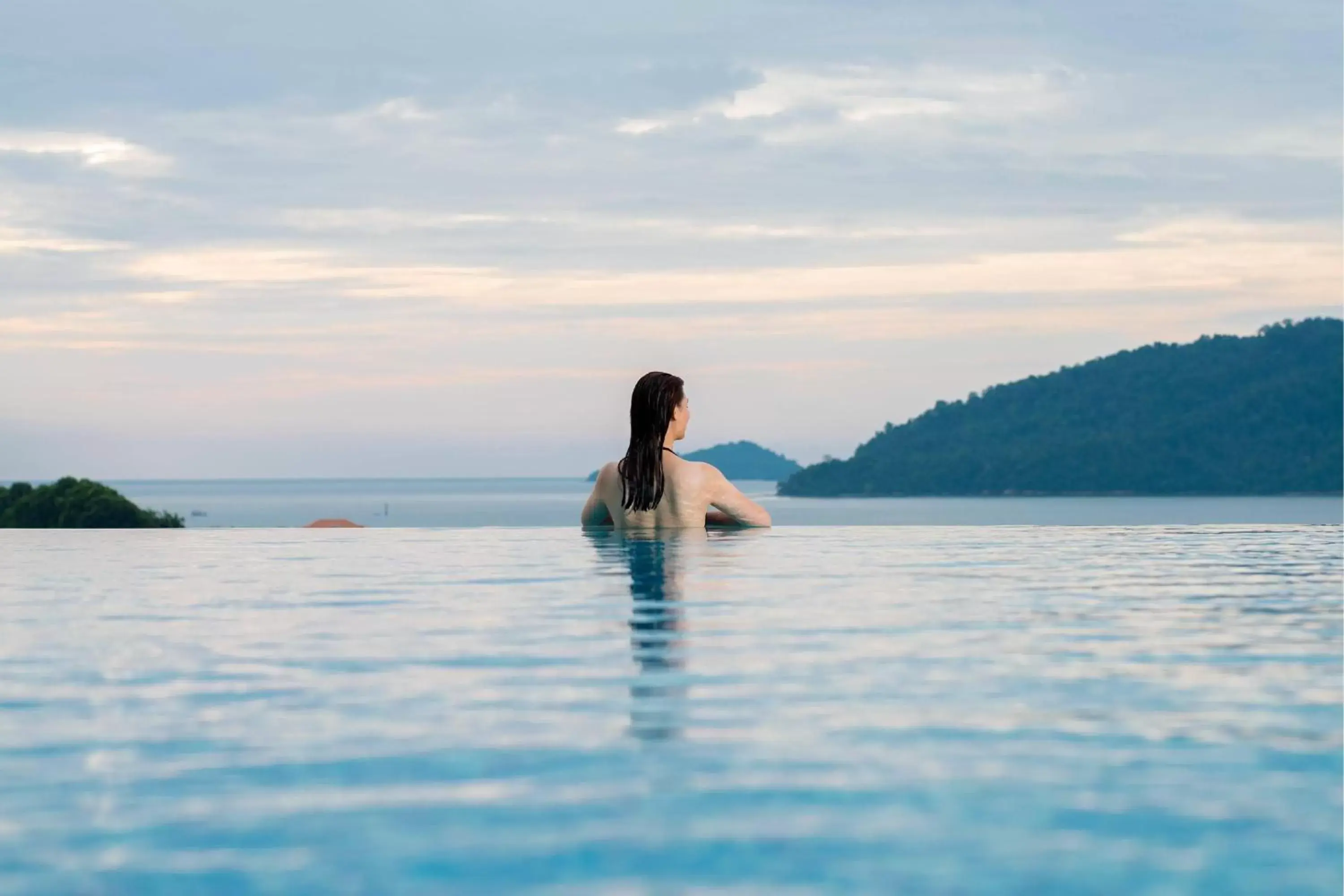 Swimming Pool in Kota Kinabalu Marriott Hotel