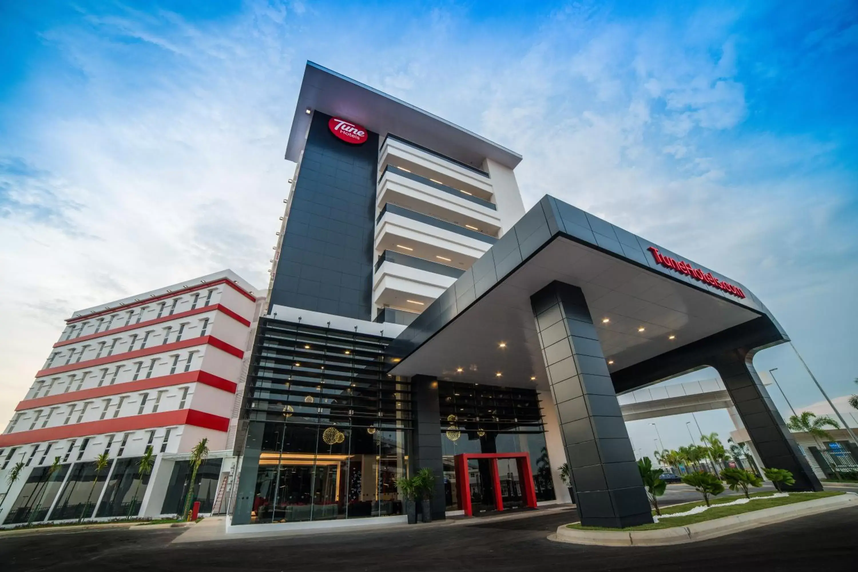 Facade/entrance, Property Building in Tune Hotel KLIA-KLIA2, Airport Transit Hotel