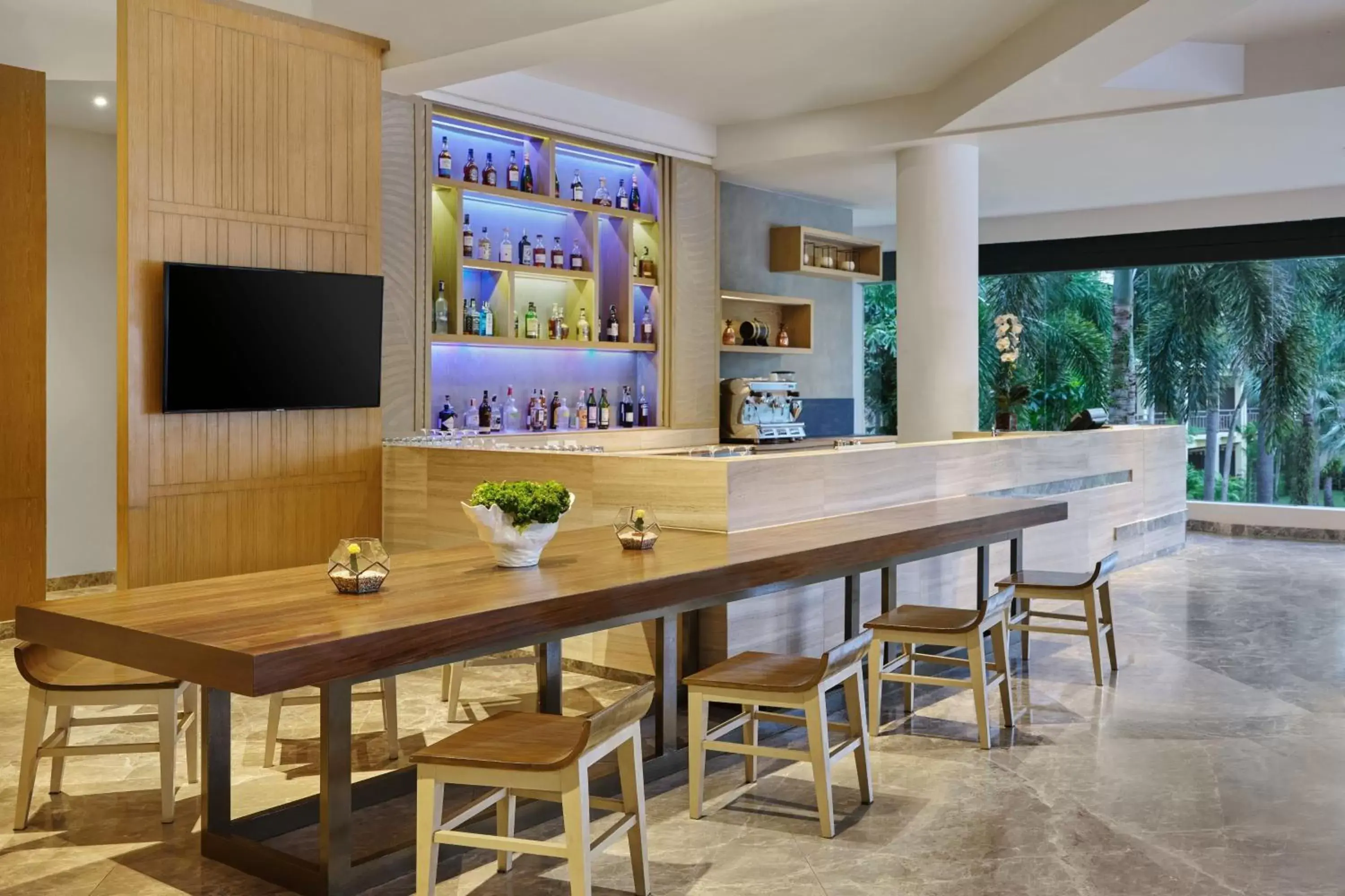 Lobby or reception, Lounge/Bar in Phuket Marriott Resort & Spa, Merlin Beach