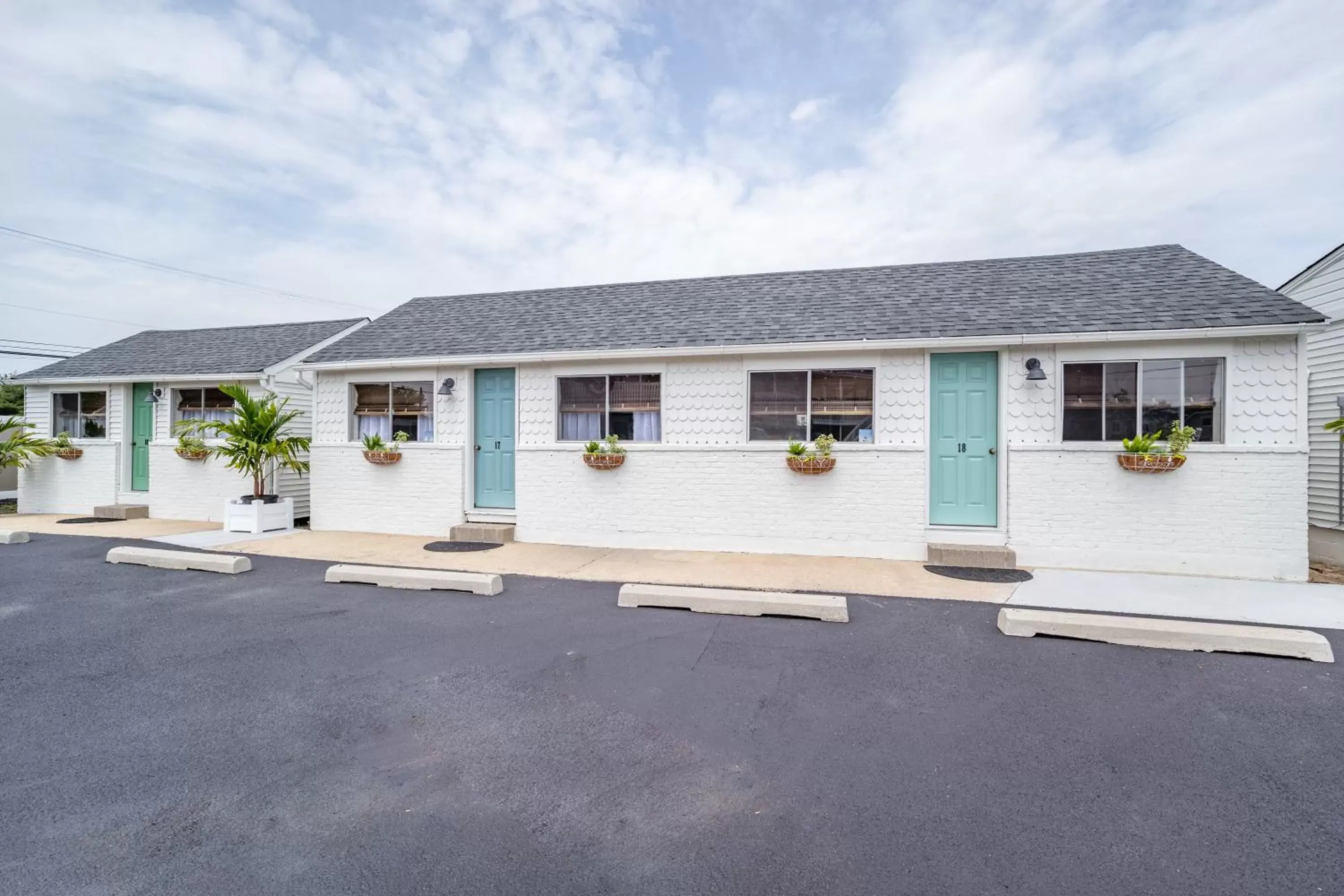 Property Building in Ocean Glass Inn