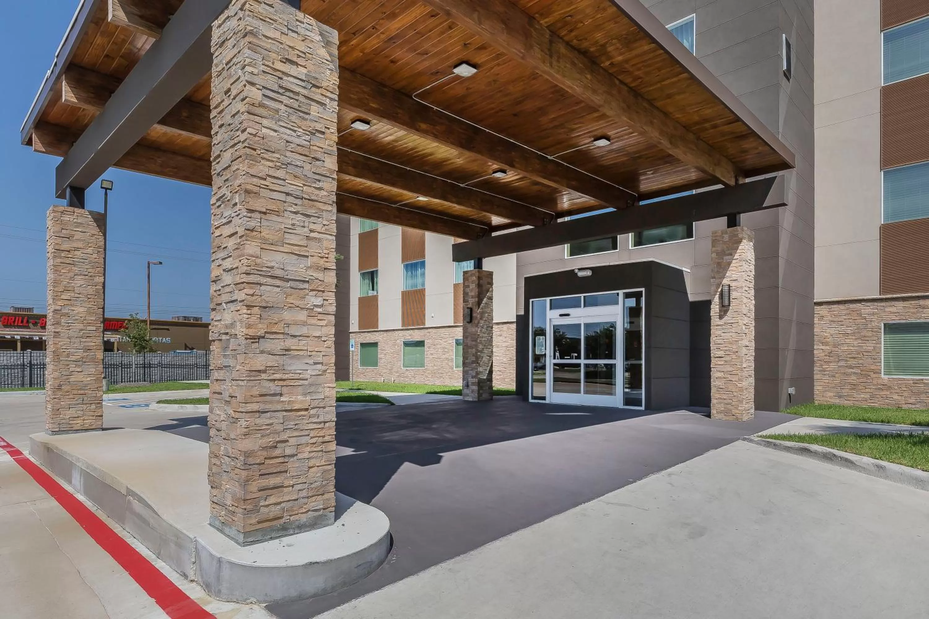 Facade/entrance in Best Western Plus Westheimer - Westchase Inn & Suites