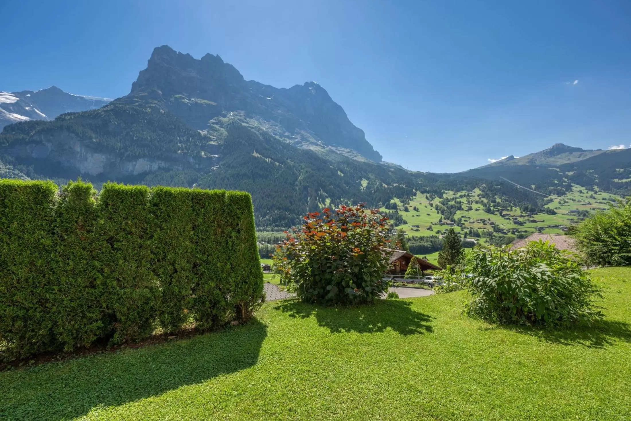 Garden in Hotel Spinne Grindelwald