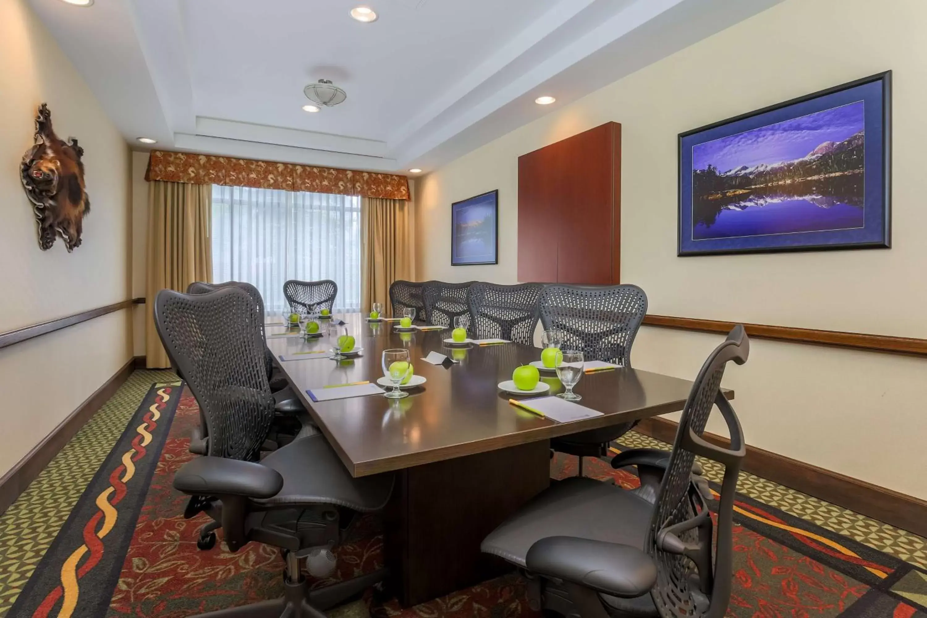 Meeting/conference room in Hilton Garden Inn Anchorage