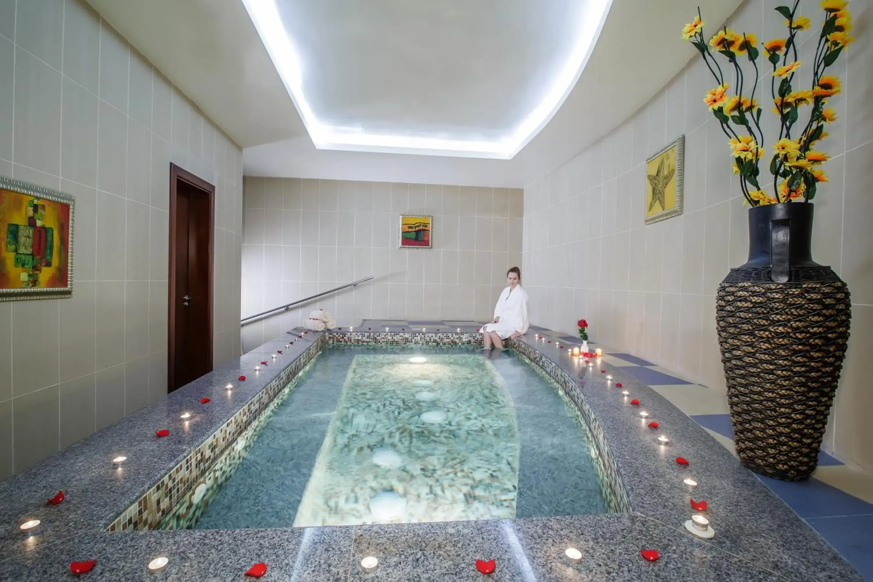 Hot Tub, Spa/Wellness in Concorde Fujairah Hotel