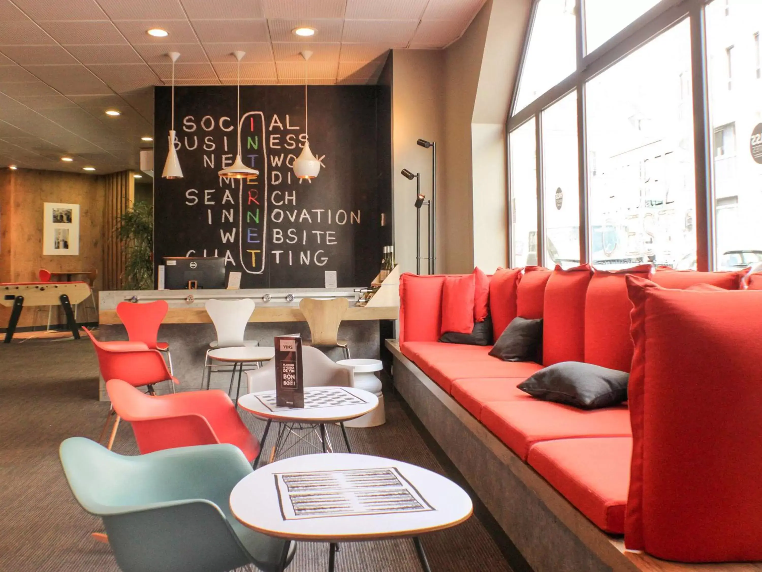 Photo of the whole room, Lounge/Bar in ibis Nantes Centre Tour Bretagne