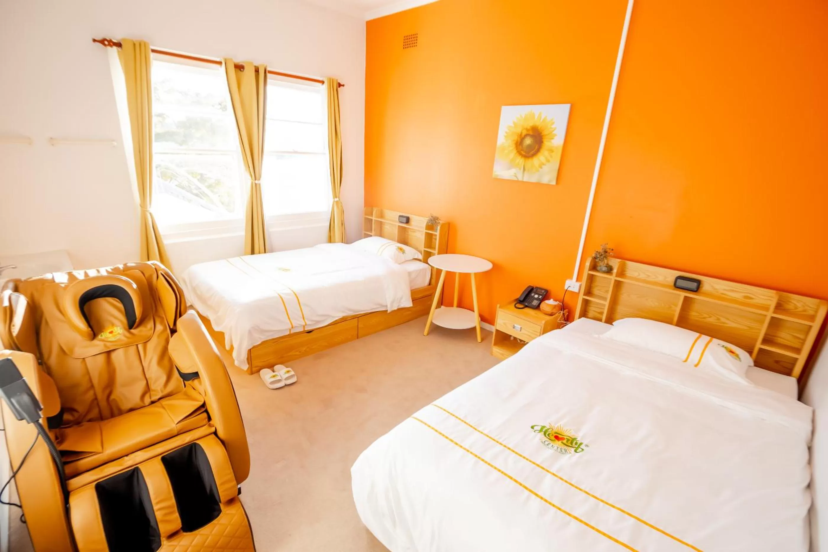 Bed in Hearty Center Motel