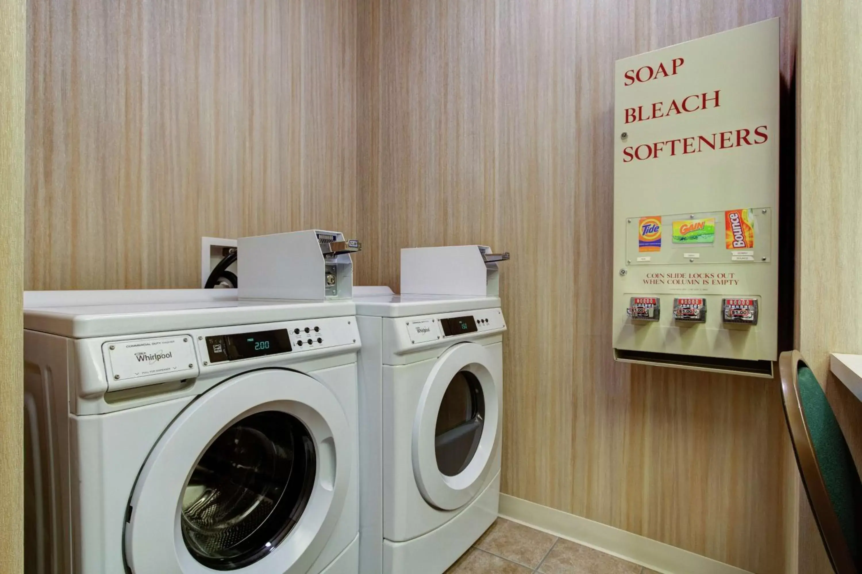 Property building in Hampton Inn Salina Property building in Hampton Inn Salina