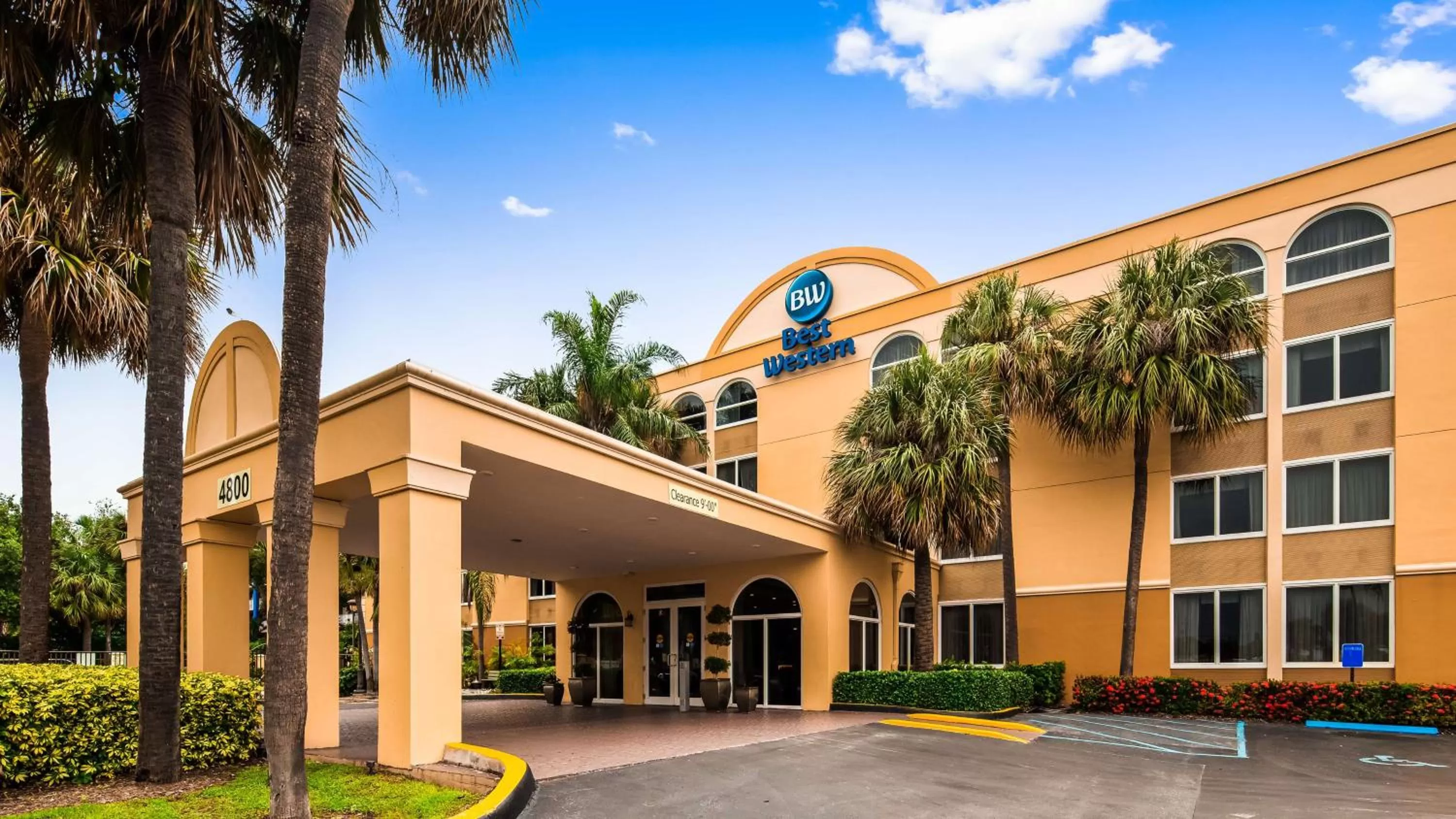 Property building in Best Western Ft Lauderdale I-95 Inn