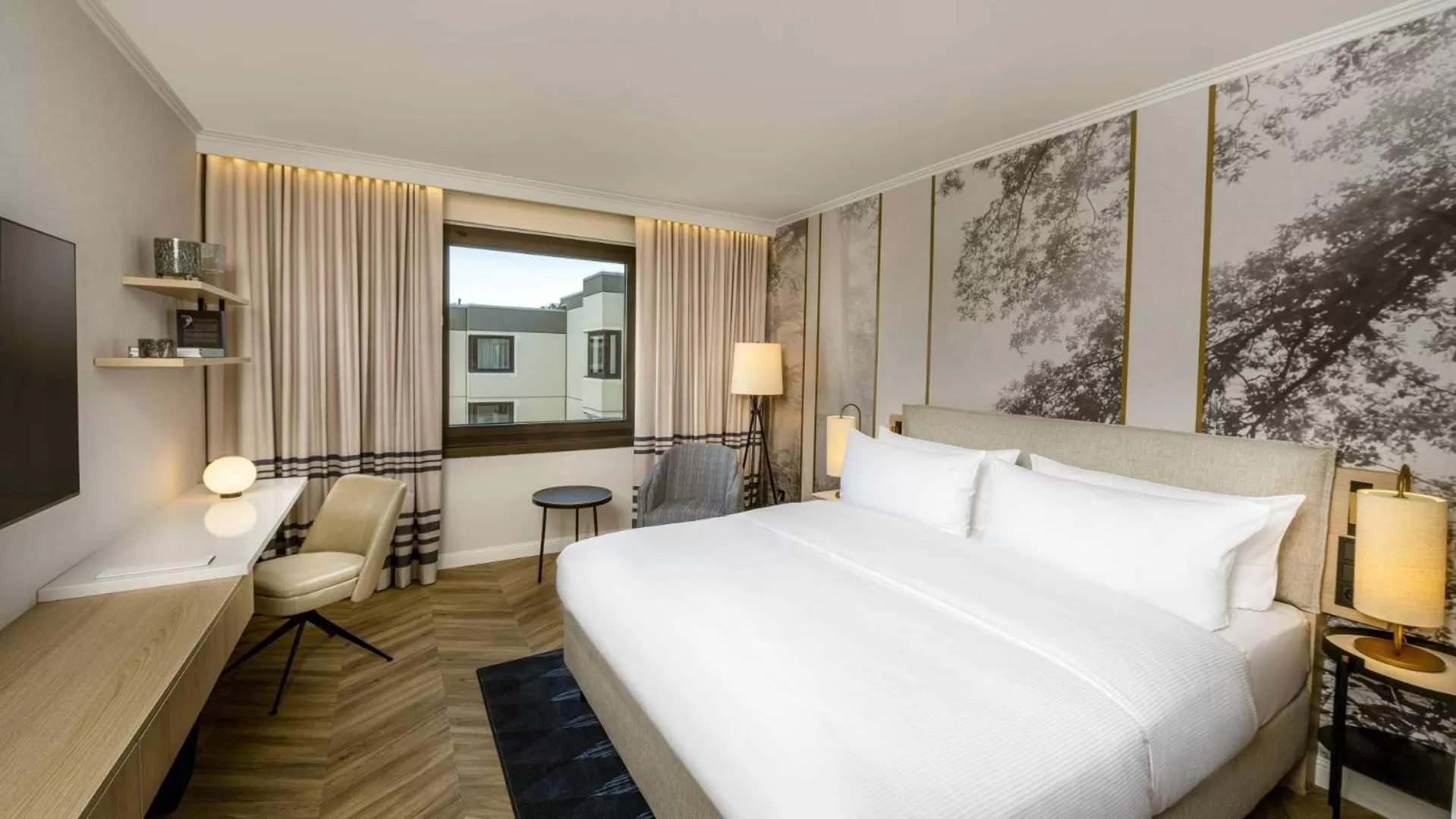 Bed in DoubleTree by Hilton Berlin Ku'damm