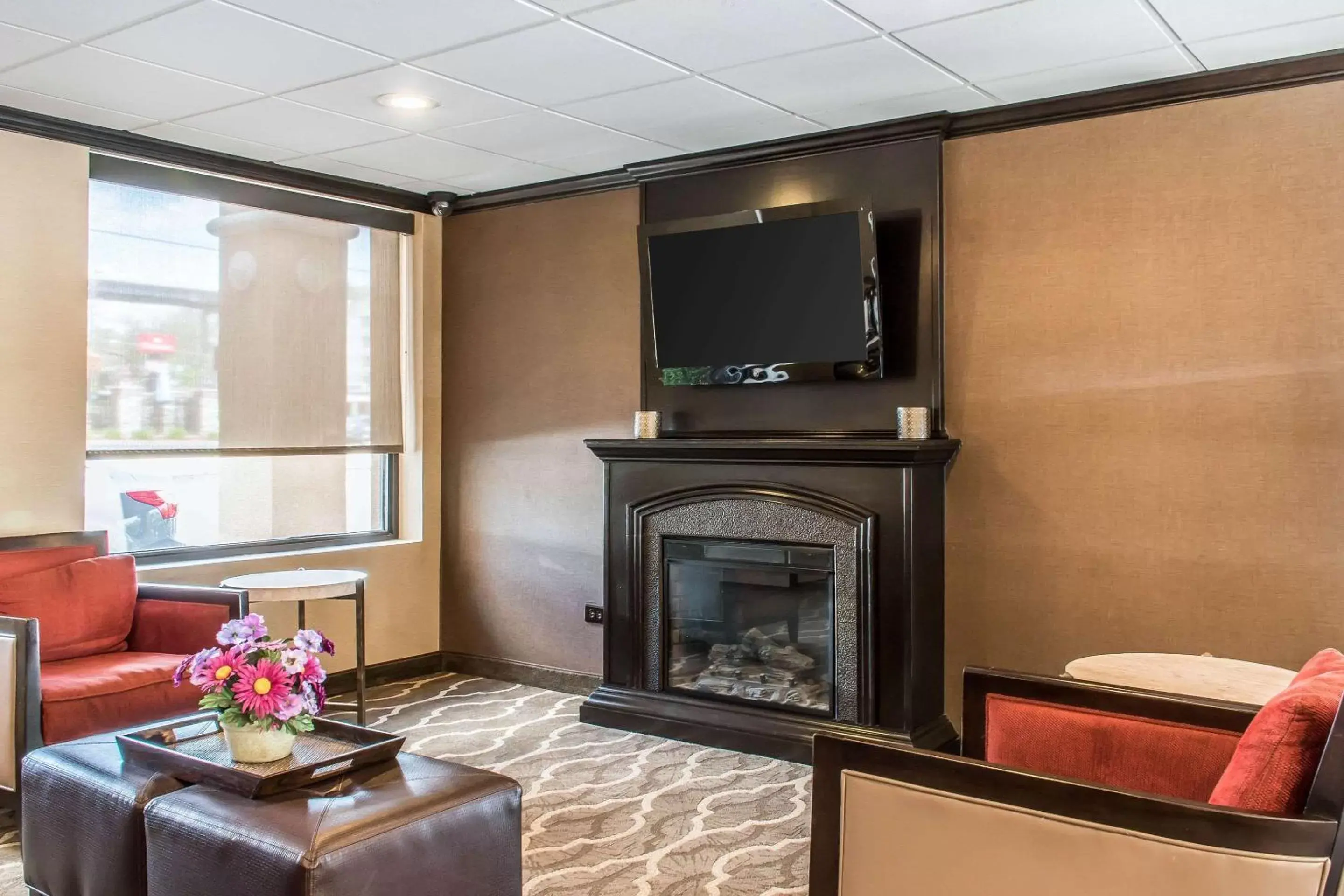 Lobby or reception, TV/Entertainment Center in Comfort Inn