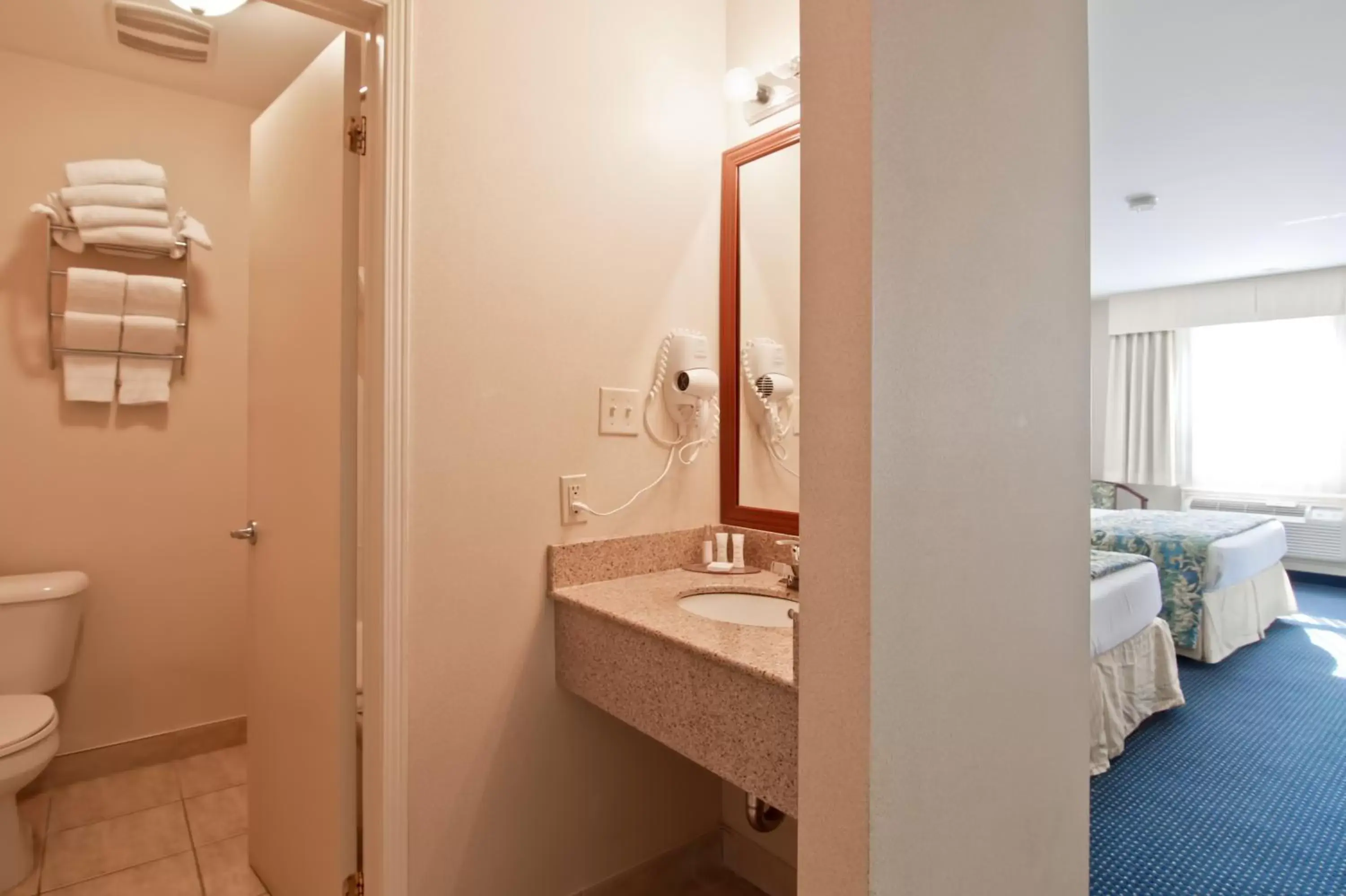 Toilet, Bathroom in Travelodge by Wyndham Trenton