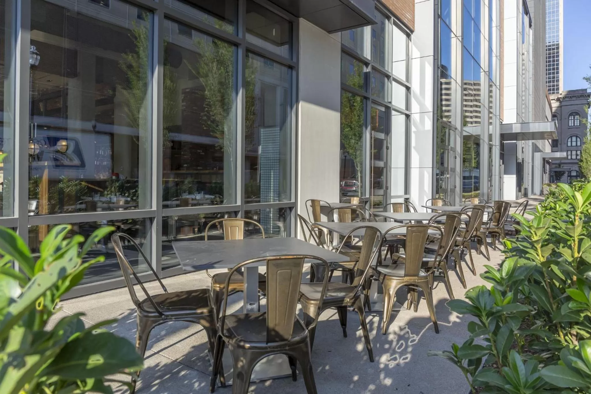 Restaurant/places to eat in Omni Louisville Hotel