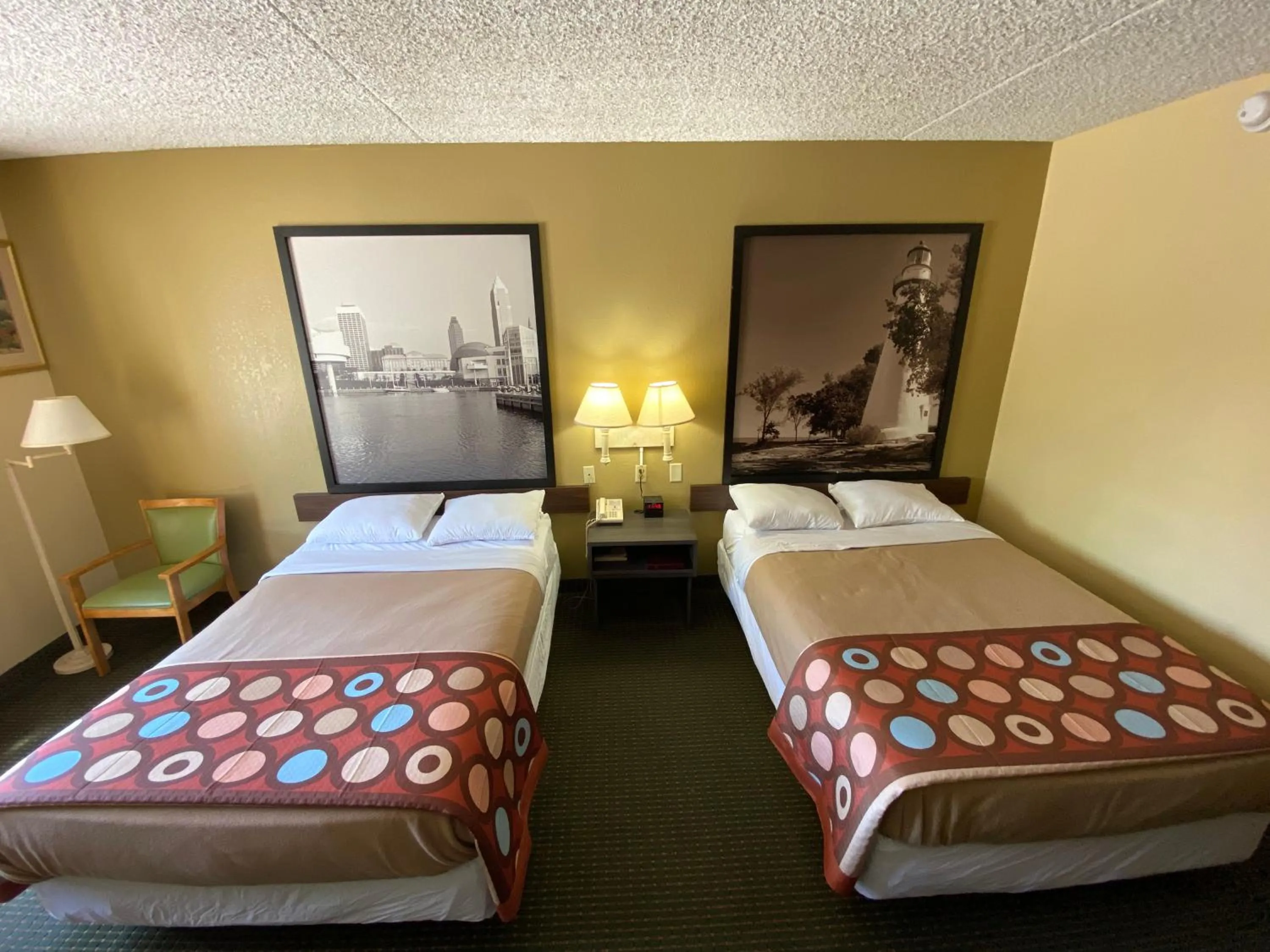 Bed in Super 8 by Wyndham Port Clinton