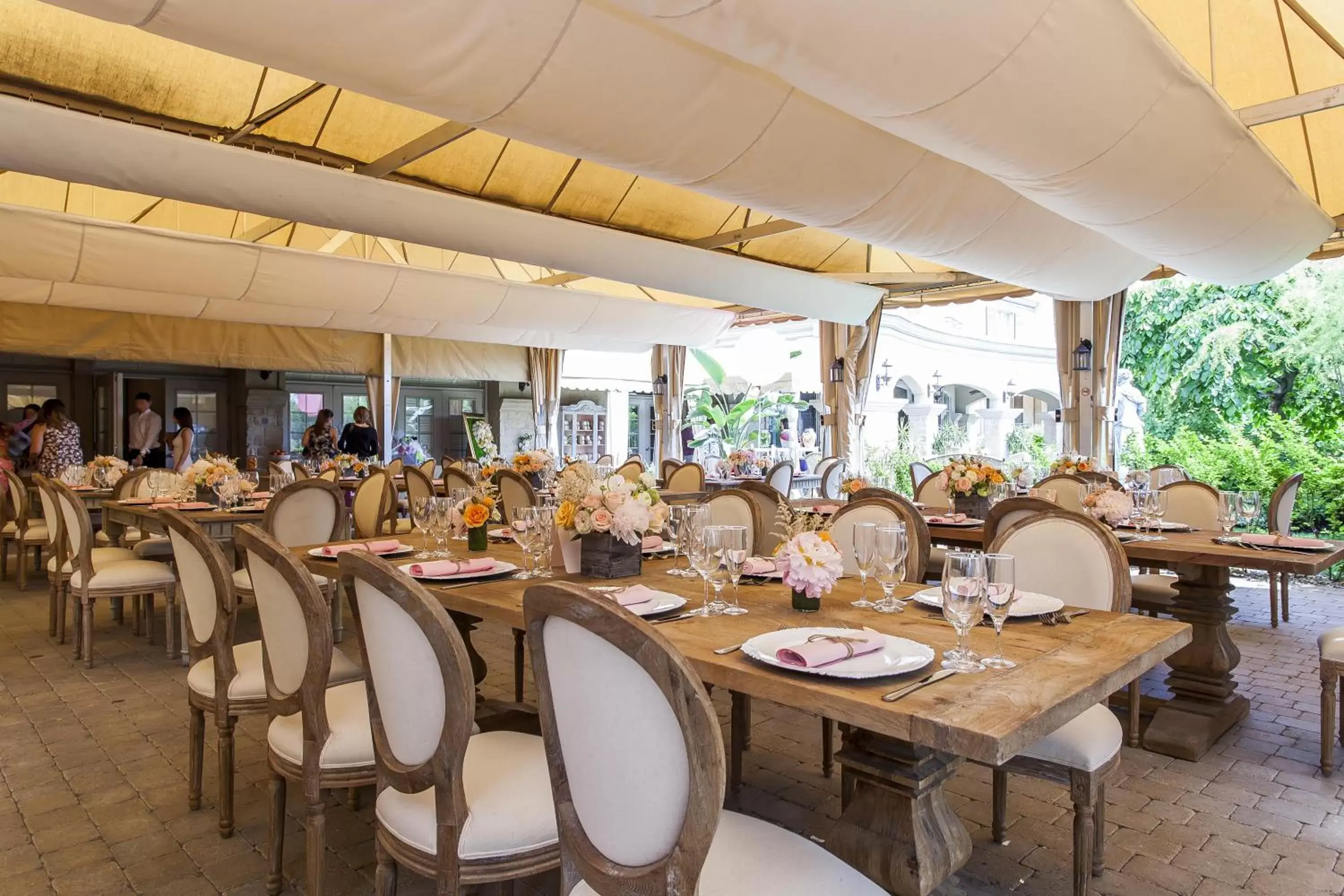 Restaurant/Places to Eat in Le St-Martin Hotel & Suites