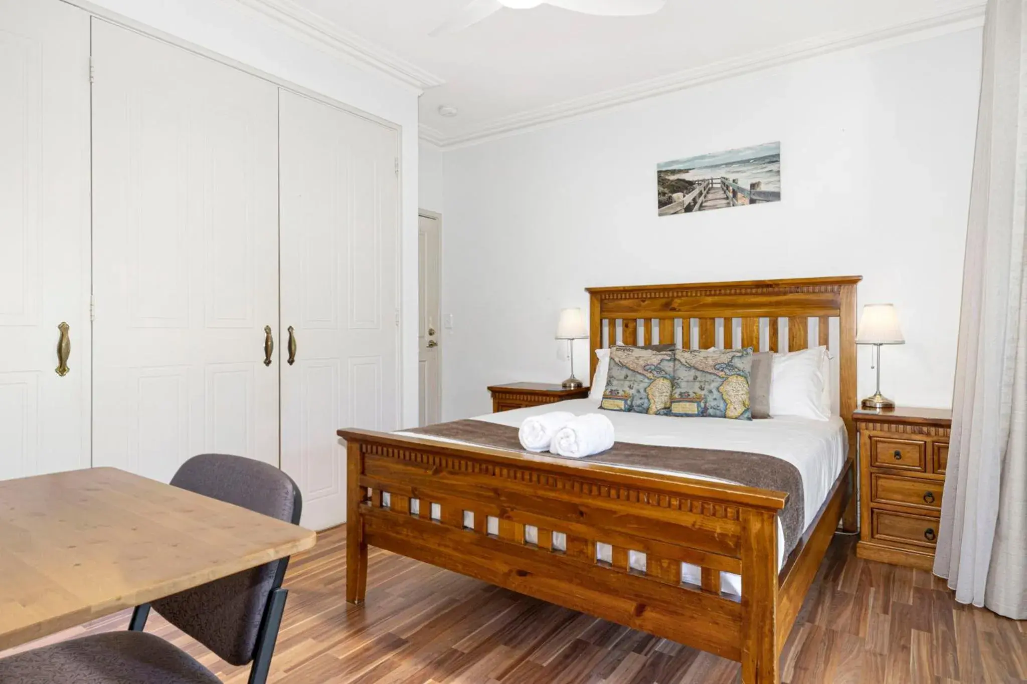 Bed in Inn The Tuarts Guest Lodge Busselton Accommodation - Adults Only