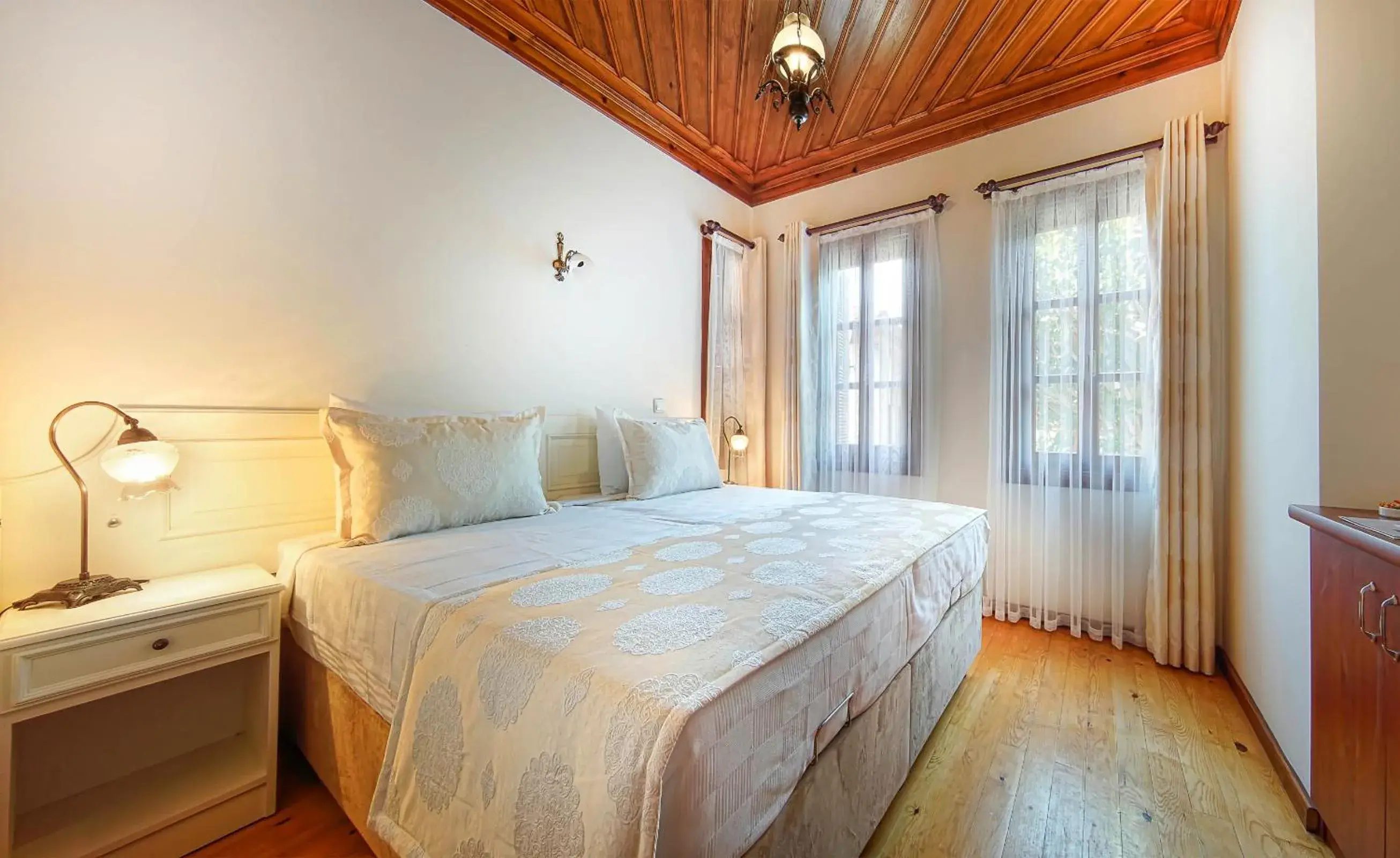 Bedroom, Room Photo in Minyon Hotel