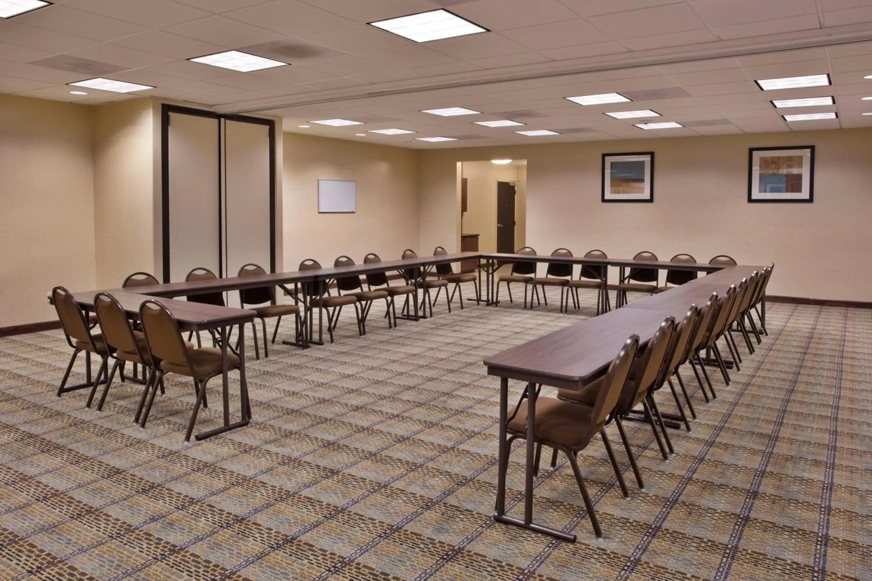 Meeting/conference room in Holiday Inn Express & Suites Moultrie, an IHG Hotel