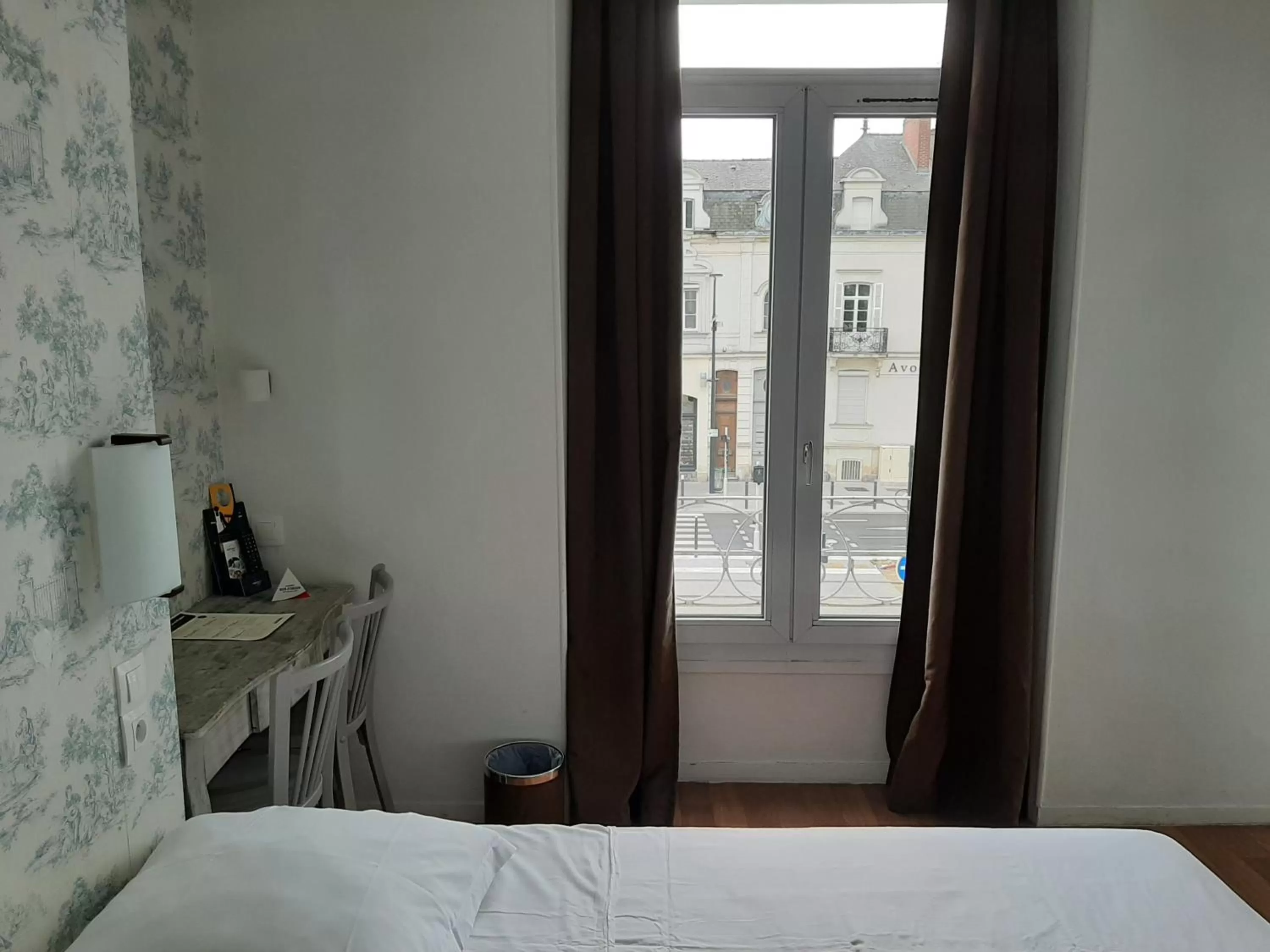 City view, Bed in Le Royalty