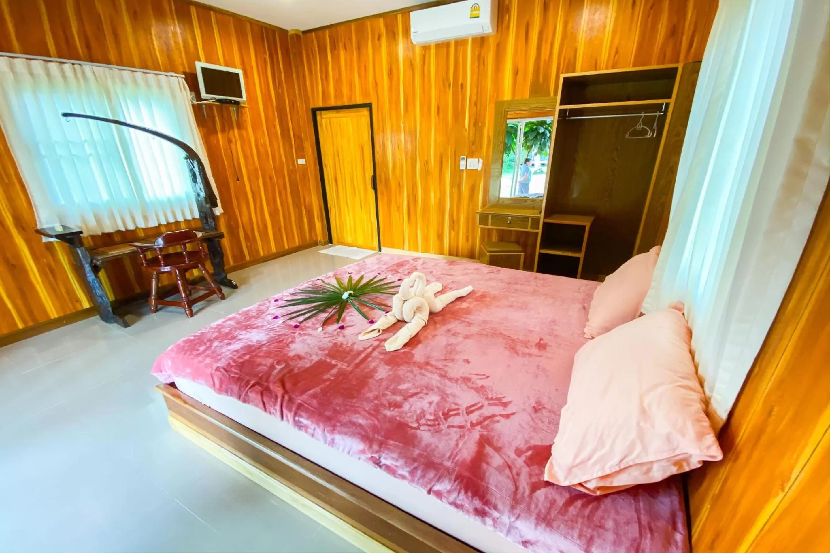Bed in Koh Kood Far East Resort