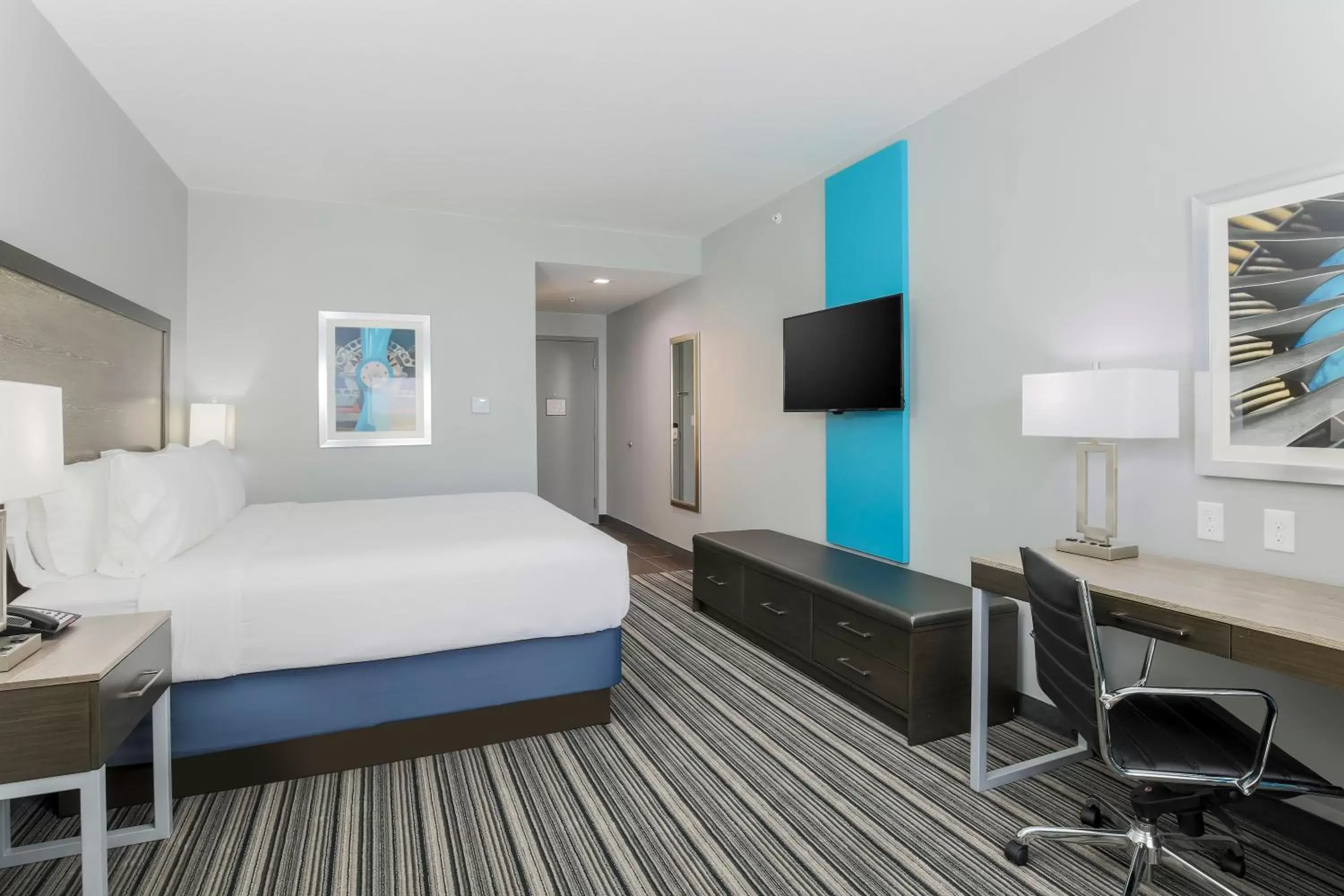 Photo of the whole room in Holiday Inn Express & Suites Houston - Hobby Airport Area, an IHG Hotel