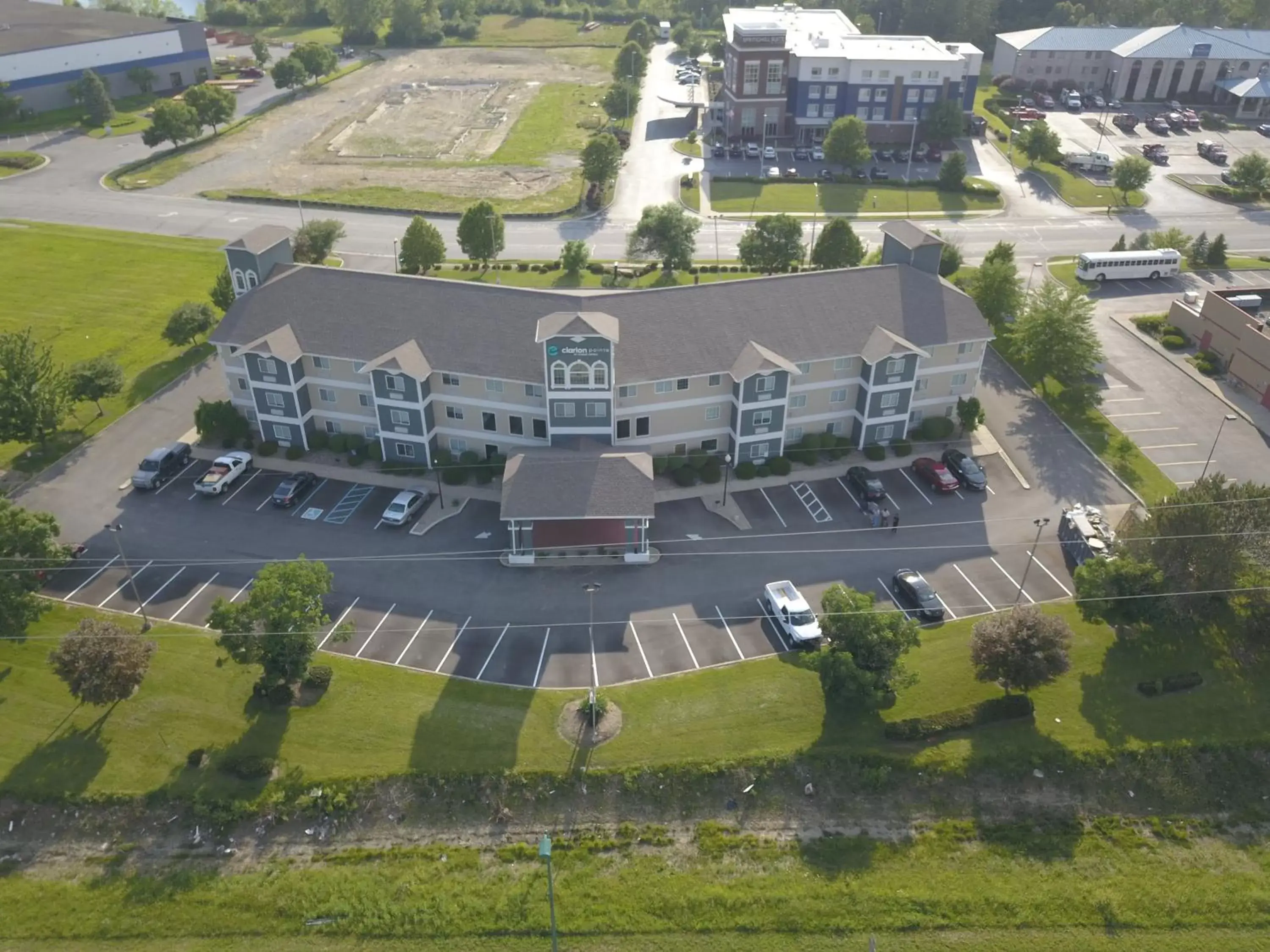 Bird's eye view, Bird's-eye View in Clarion Pointe Indianapolis Airport