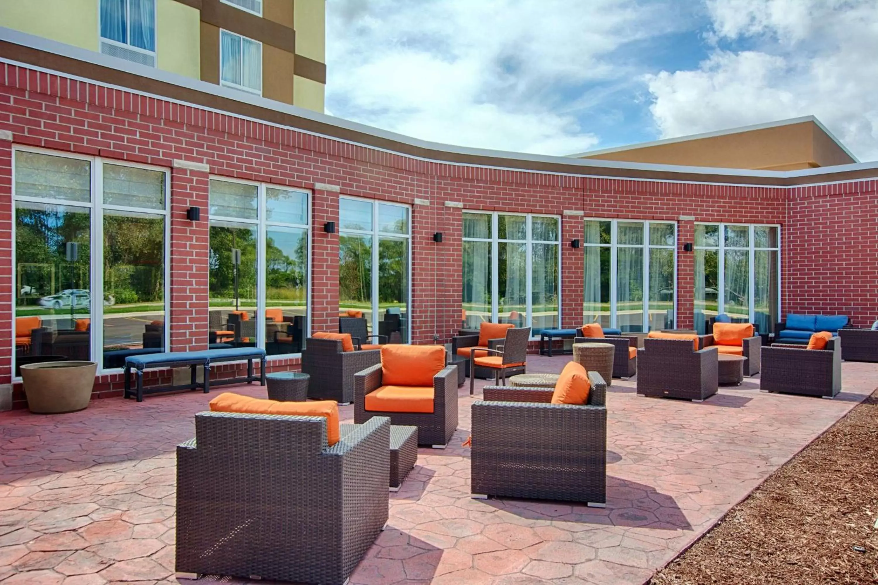 Patio in Hilton Garden Inn Benton Harbor