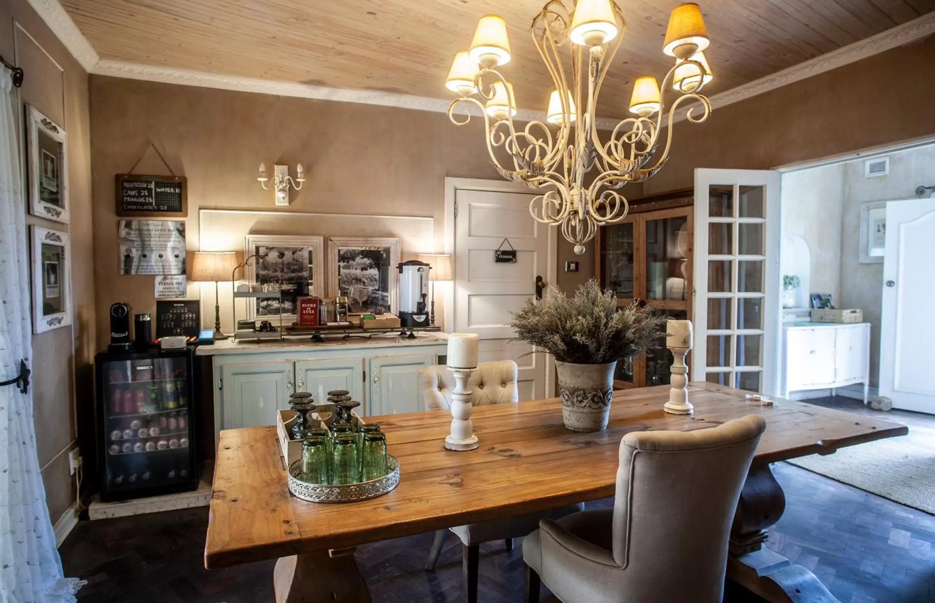 Coffee/tea facilities, Dining Area in Petite Provence B&B