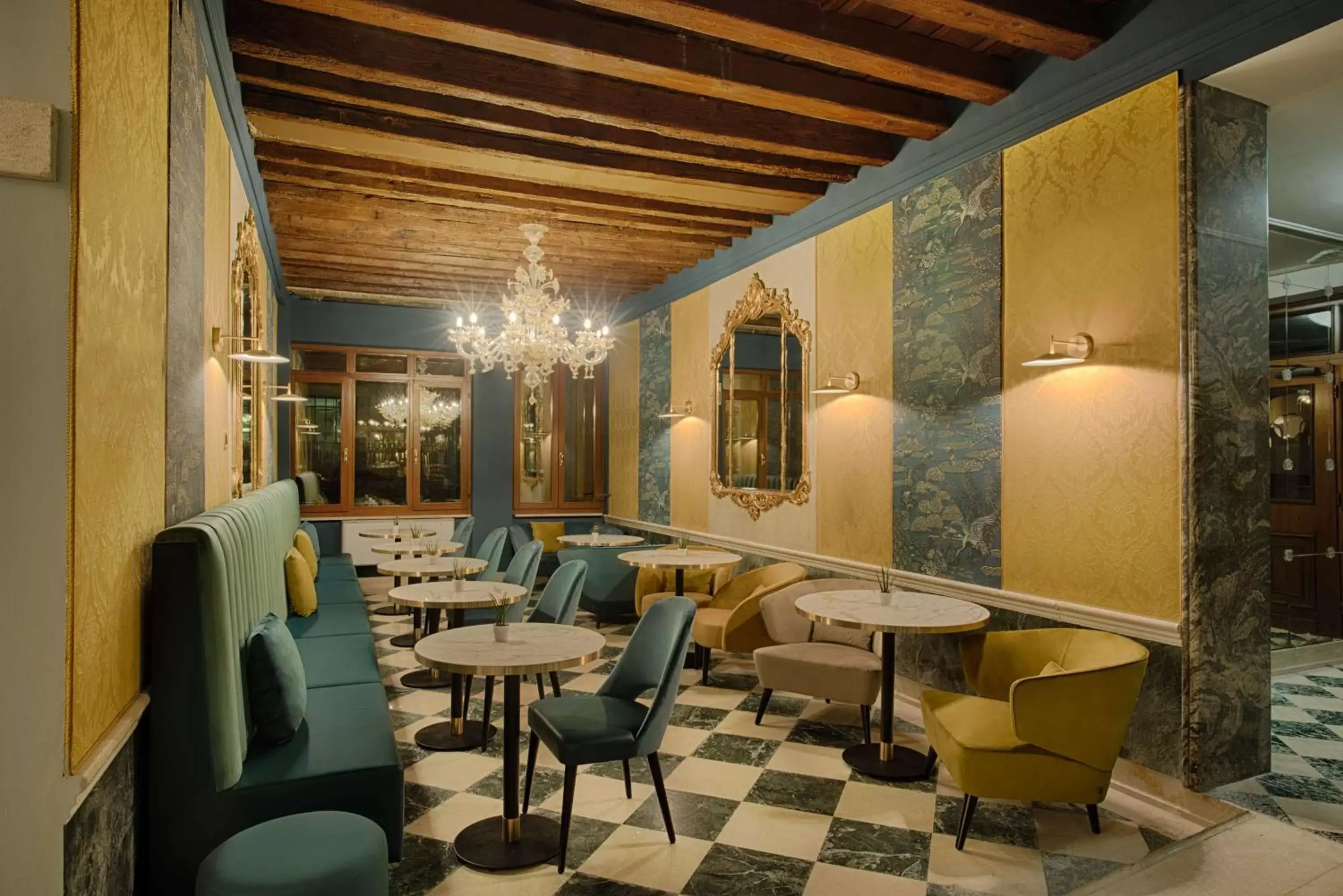 Lounge or bar, Restaurant/Places to Eat in NH Venezia Santa Lucia