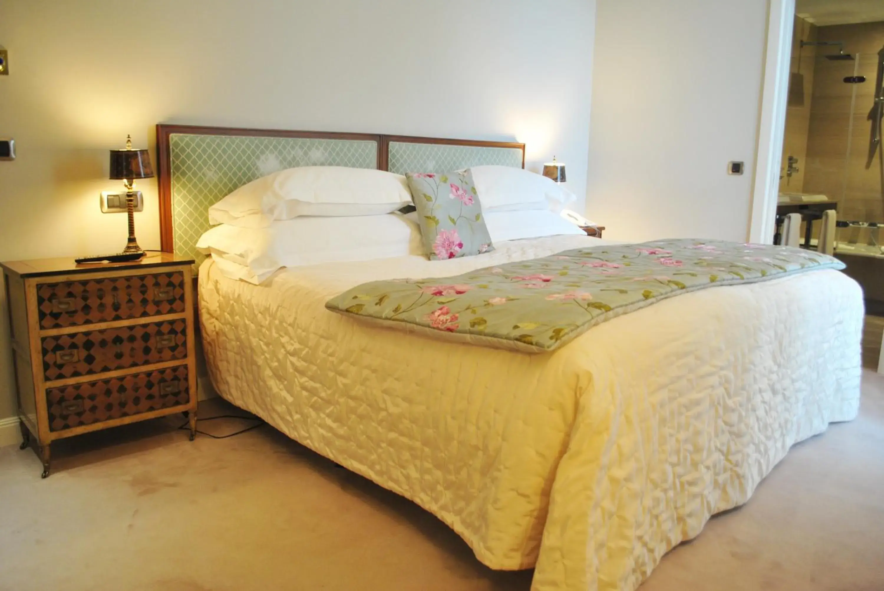 Classic Double or Twin Room in Castillo Del Bosque La Zoreda Classic Double or Twin Room in Castillo Del Bosque La Zoreda