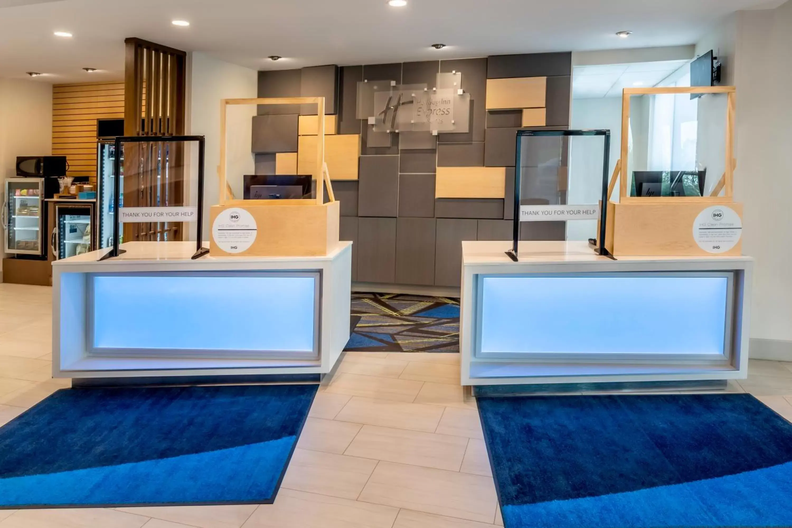 Lobby or reception in Holiday Inn Express & Suites - Milwaukee West Allis, an IHG Hotel