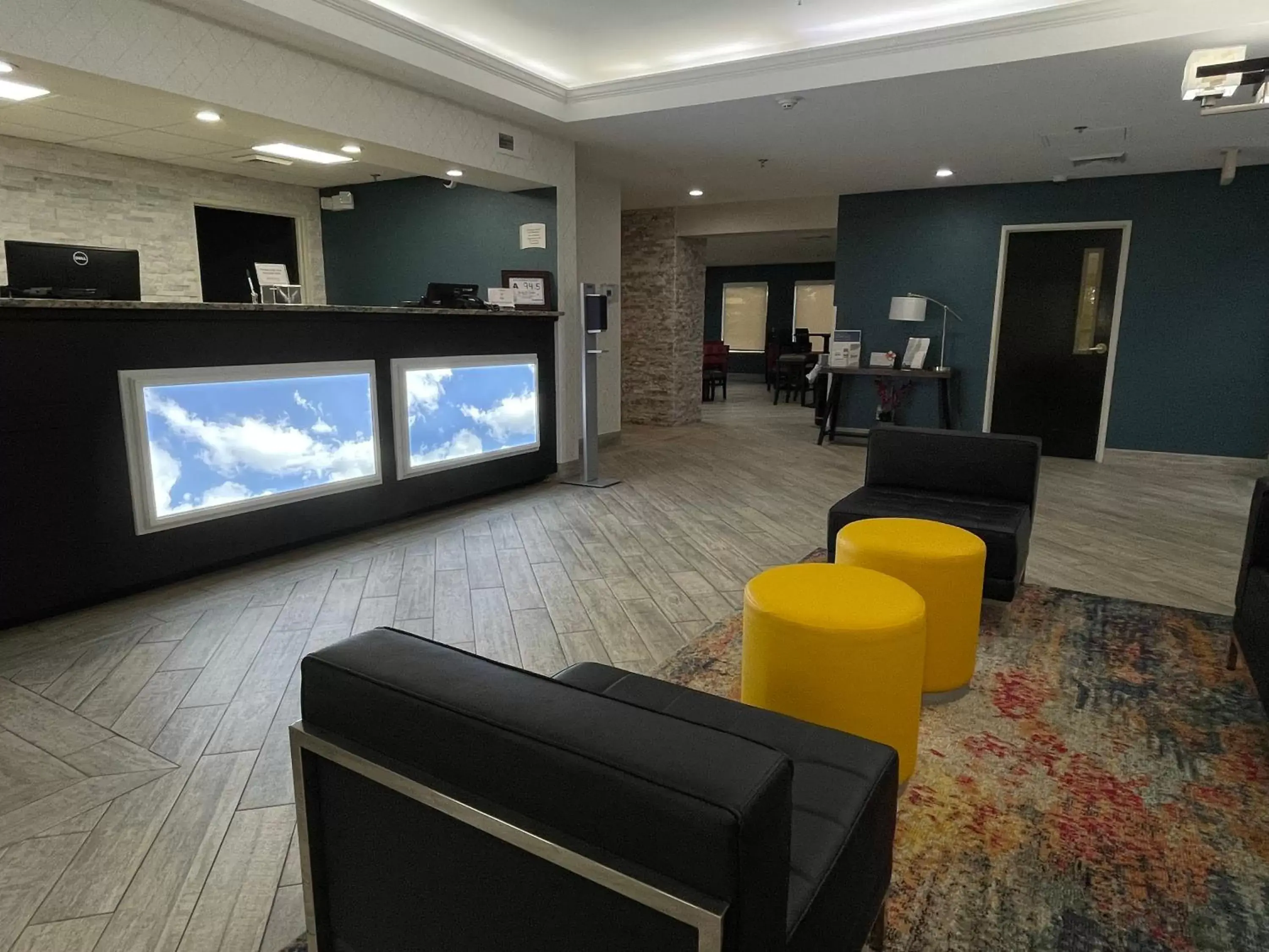 Lobby/Reception in Quality Inn & Suites Clemmons I-40