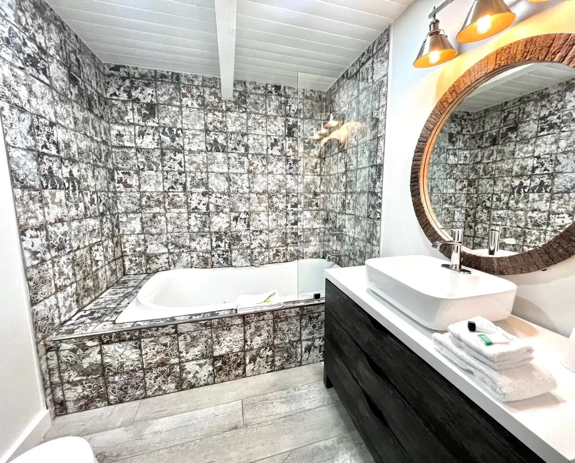 Bathroom in Alaskan Inn and Spa