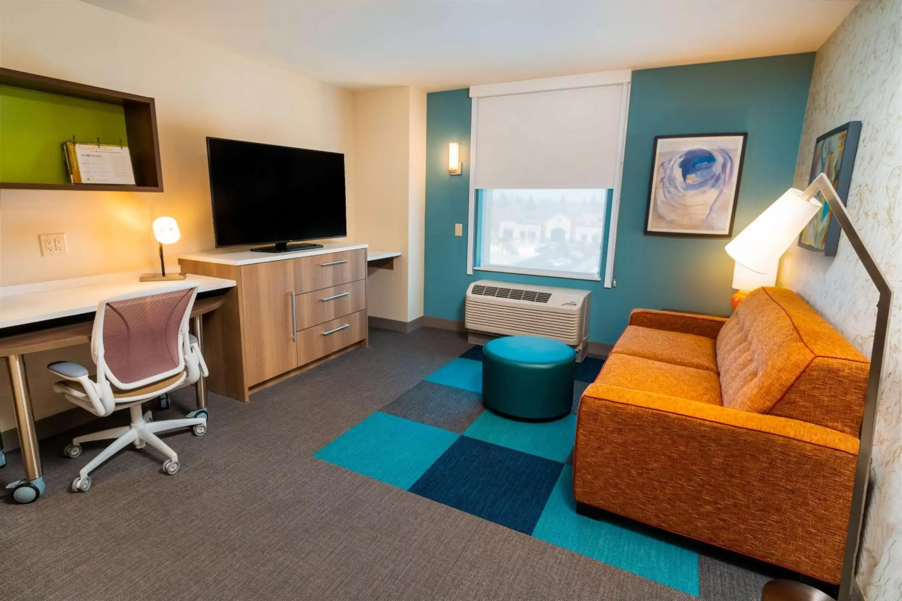 Bedroom, Seating Area in Home2 Suites Bakersfield