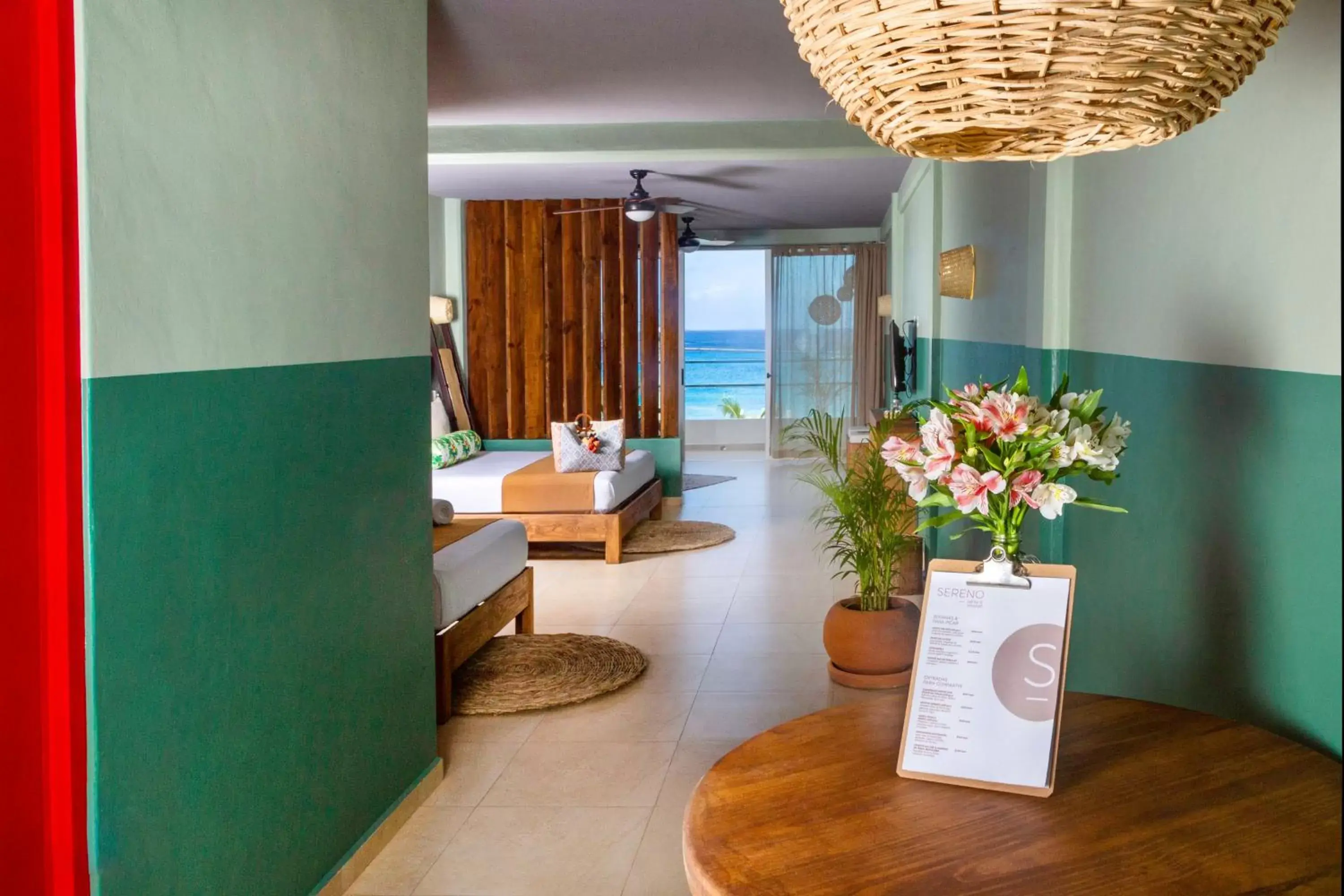 Bedroom, Lobby/Reception in Albatros Suites by Bedsfriends