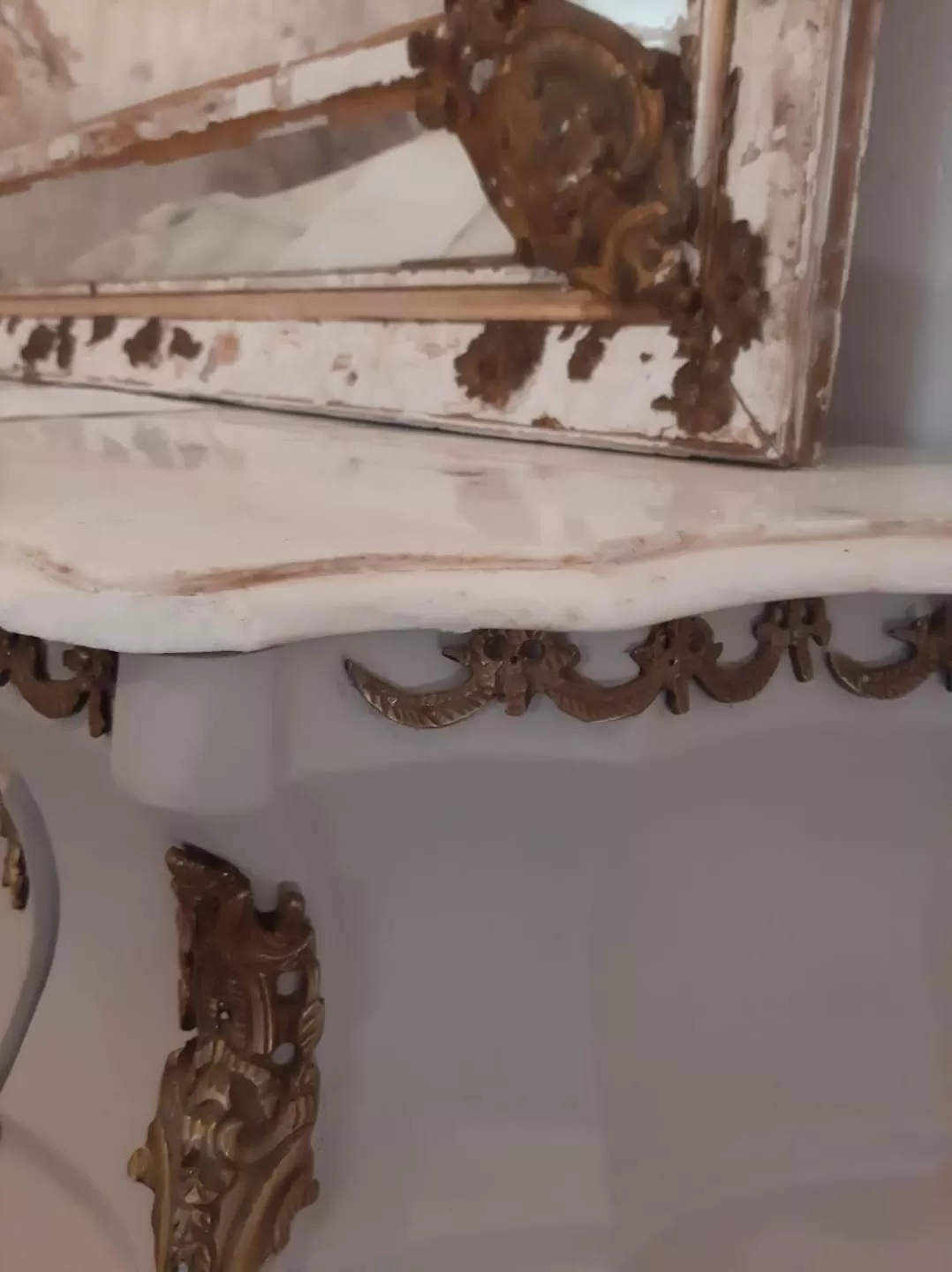 Decorative detail, Winter in chambre d'hôtes Madame