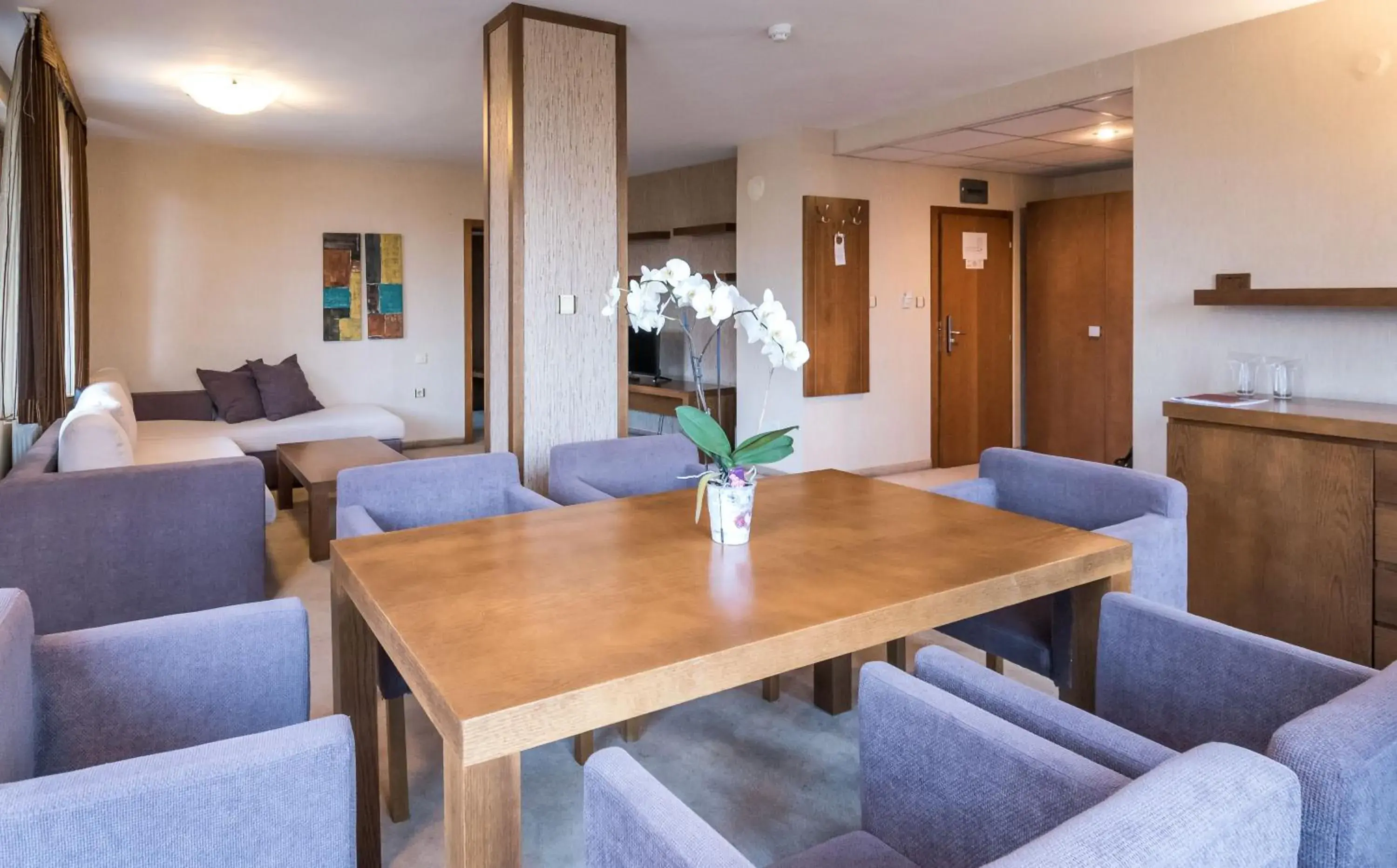 Living room in Evelina Palace Hotel Living room in Evelina Palace Hotel