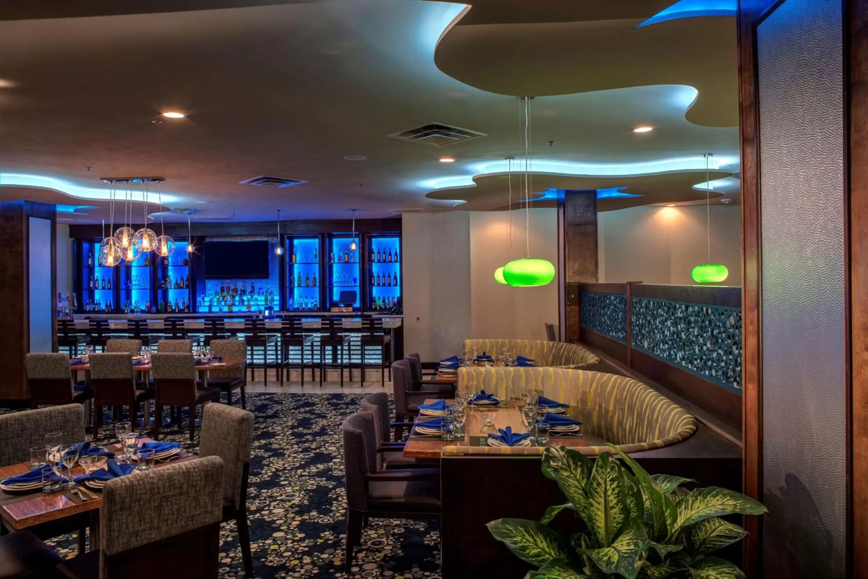 Lounge or bar in DoubleTree by Hilton Hotel Jacksonville Airport