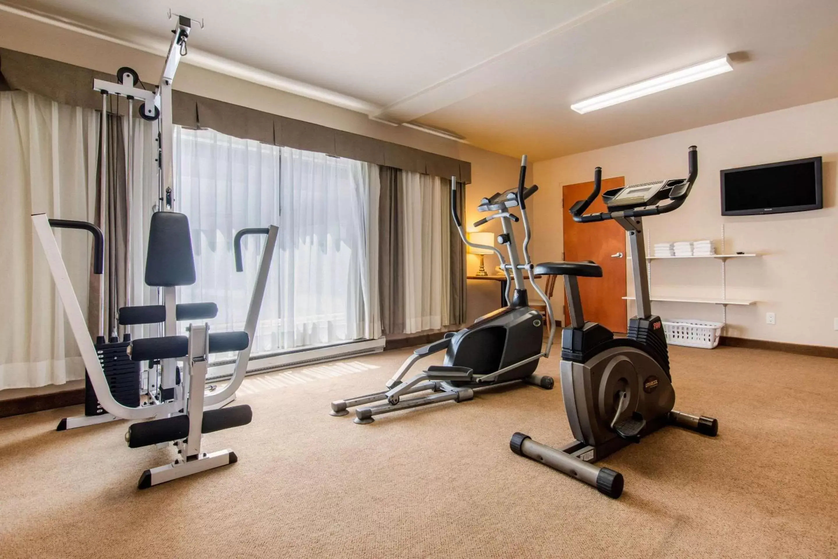Fitness centre/facilities, Fitness Center/Facilities in Comfort Inn & Suites Shawinigan