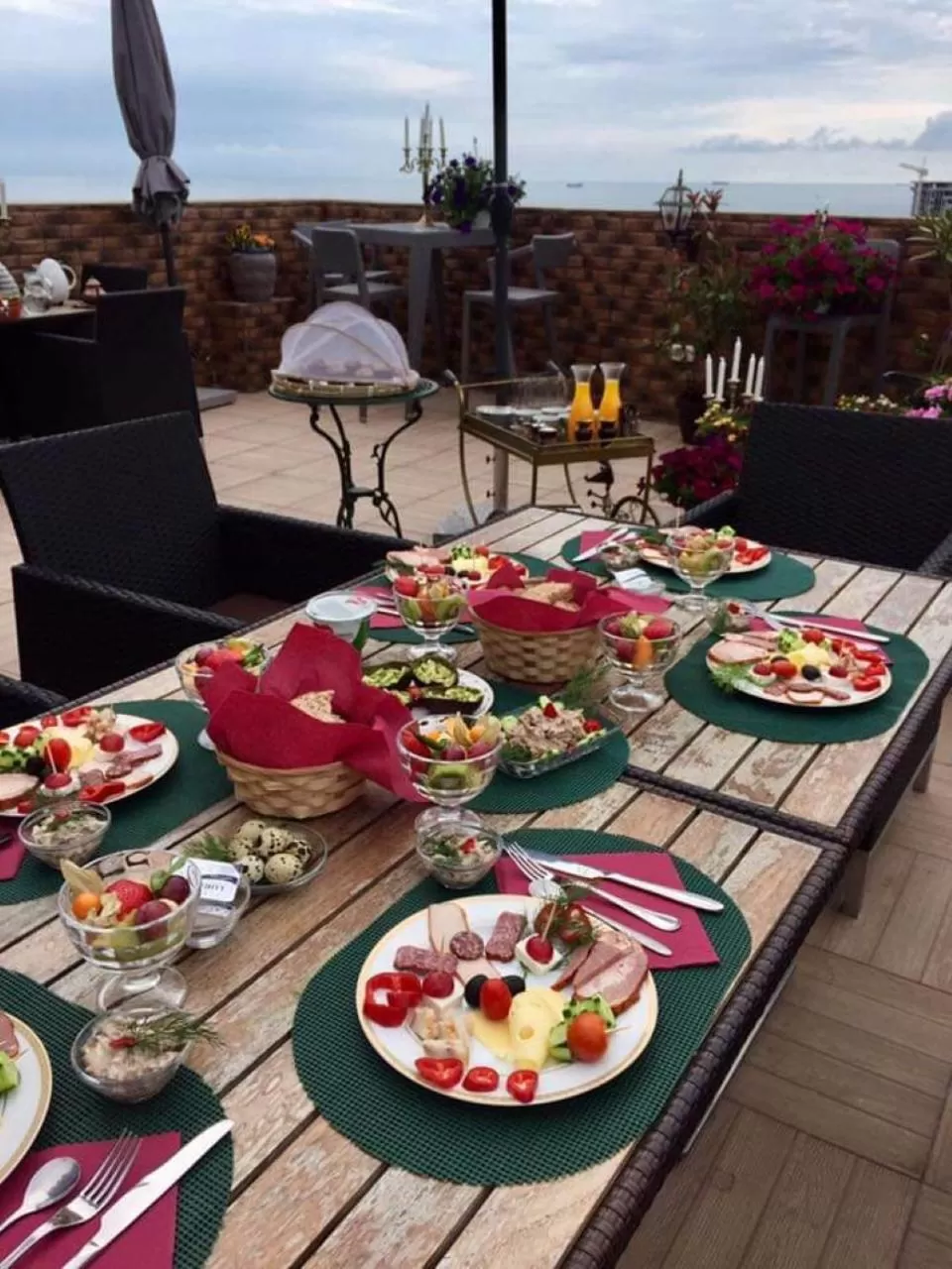 Garden in Belle Epoque Boutique (Adult Only)